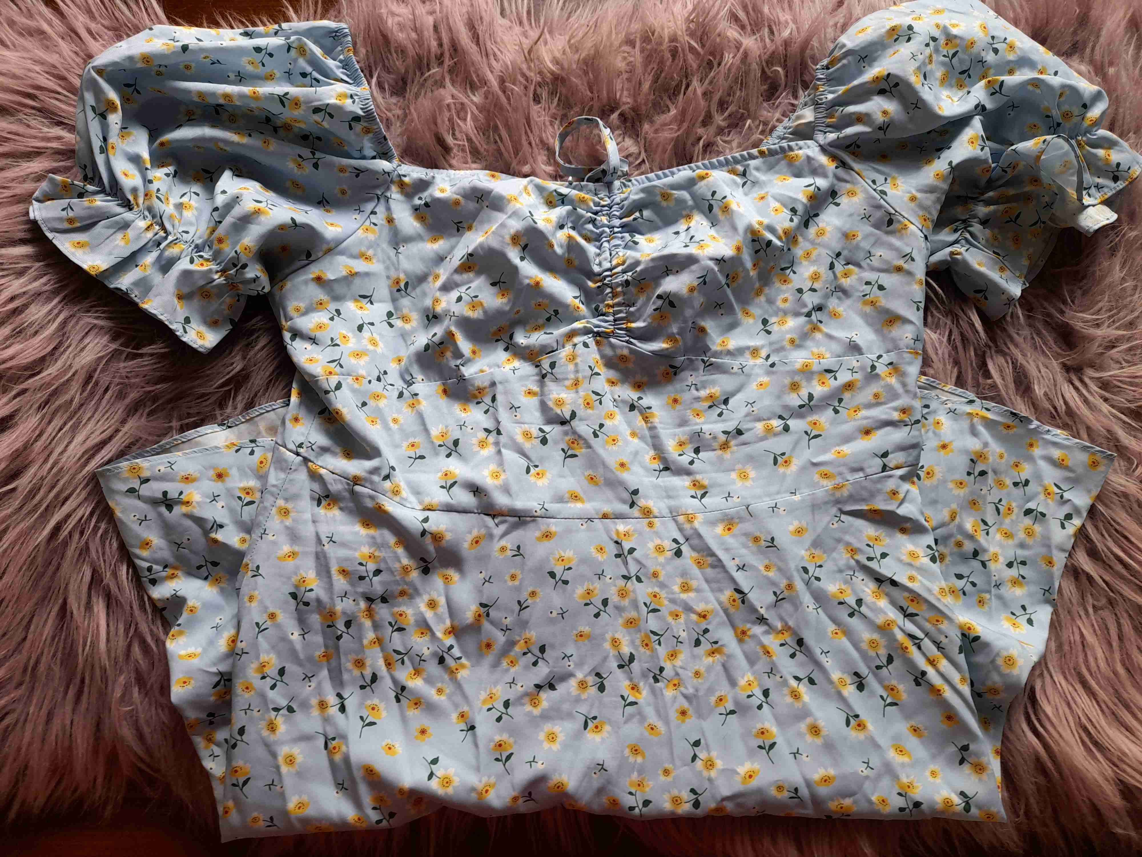 Vestido celeste con flores - miniatura 1