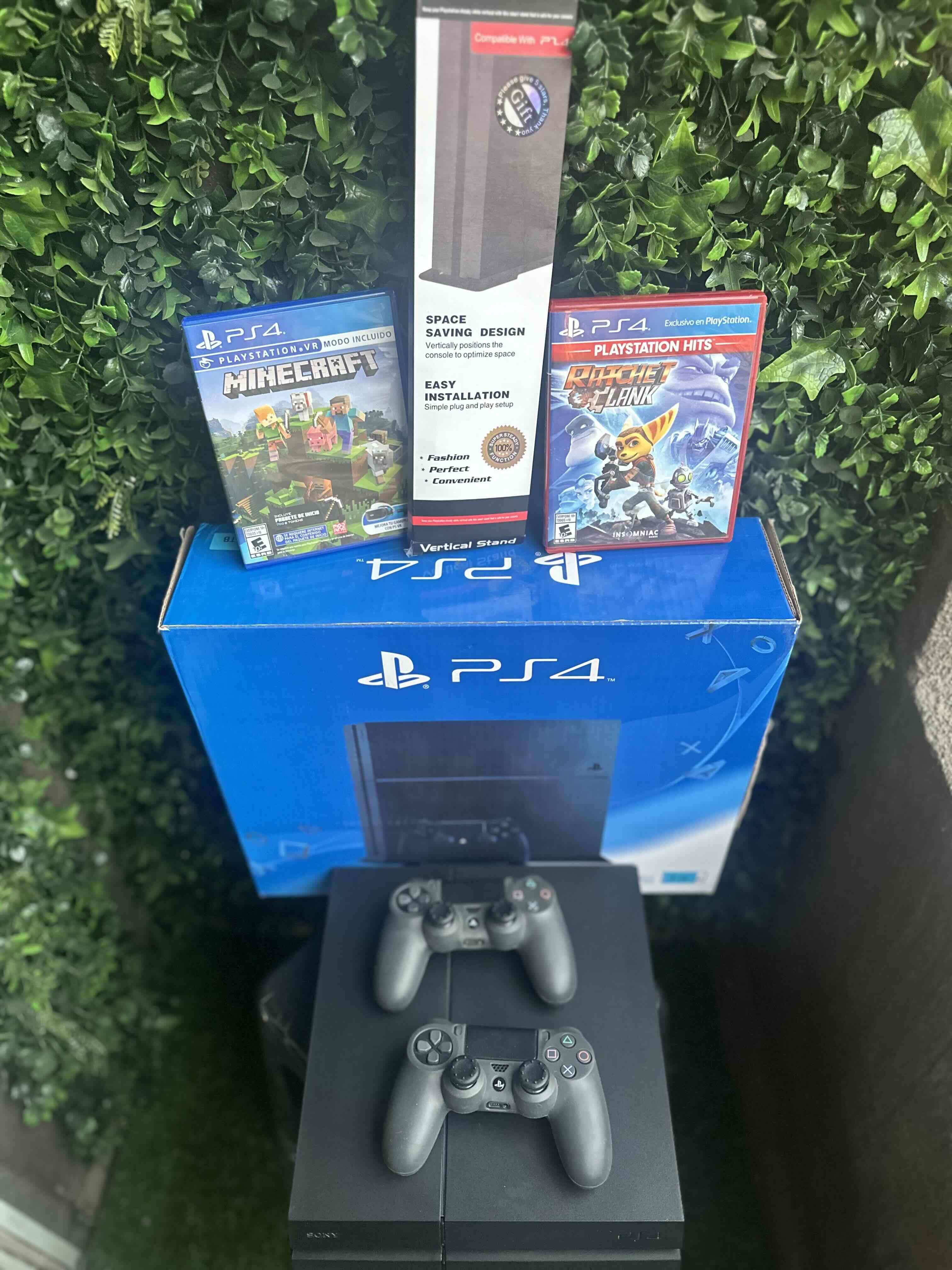 Consola PS4 con dos juegos - miniatura 3