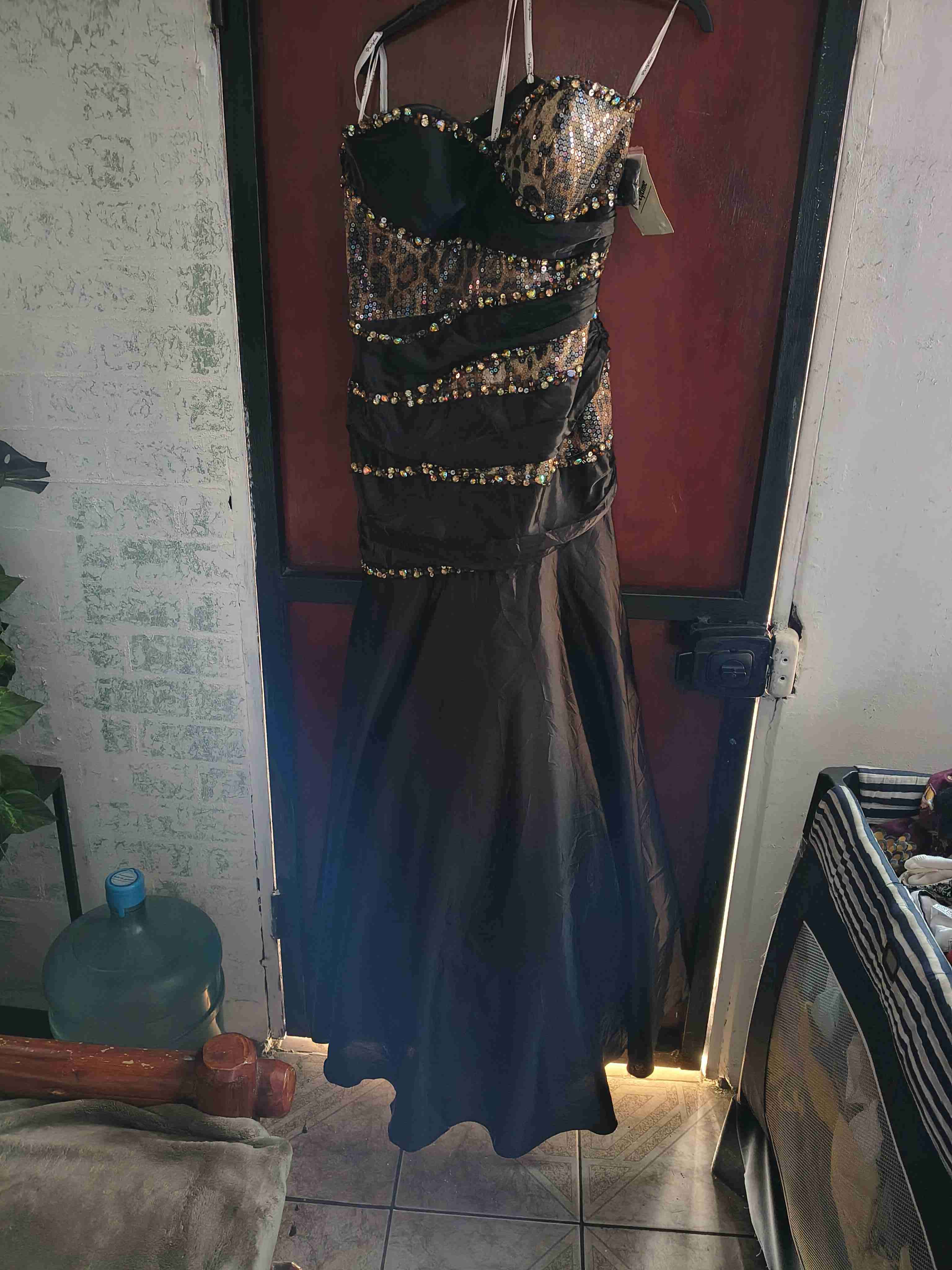 Vestido largo con lentejuelas negro