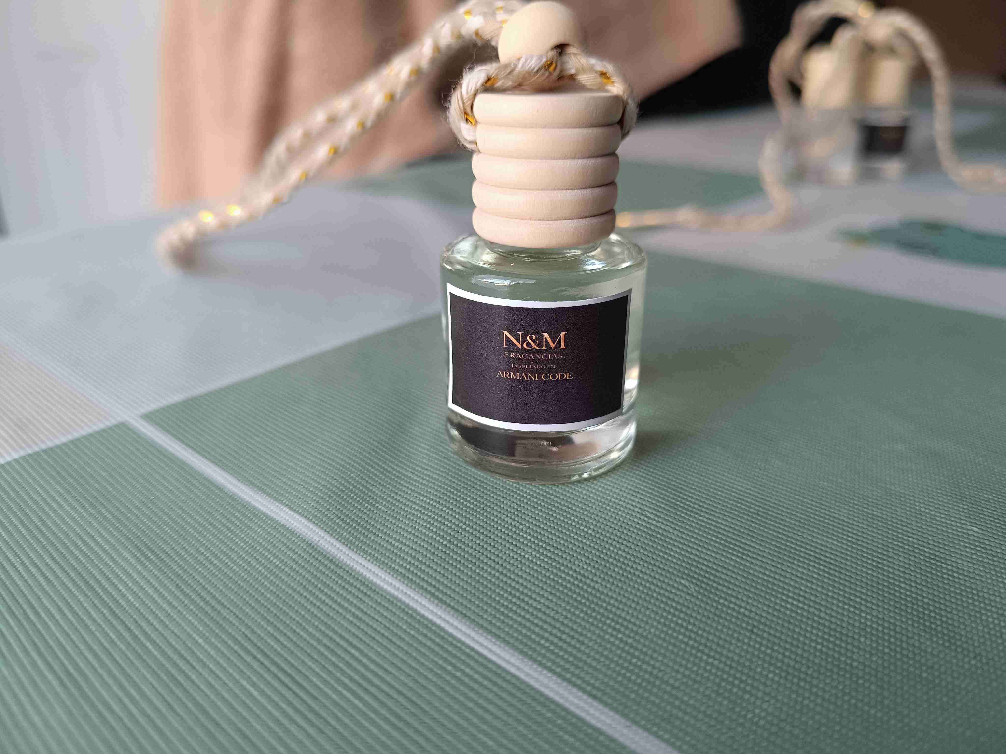 Perfume para autos colgantes - miniatura 4