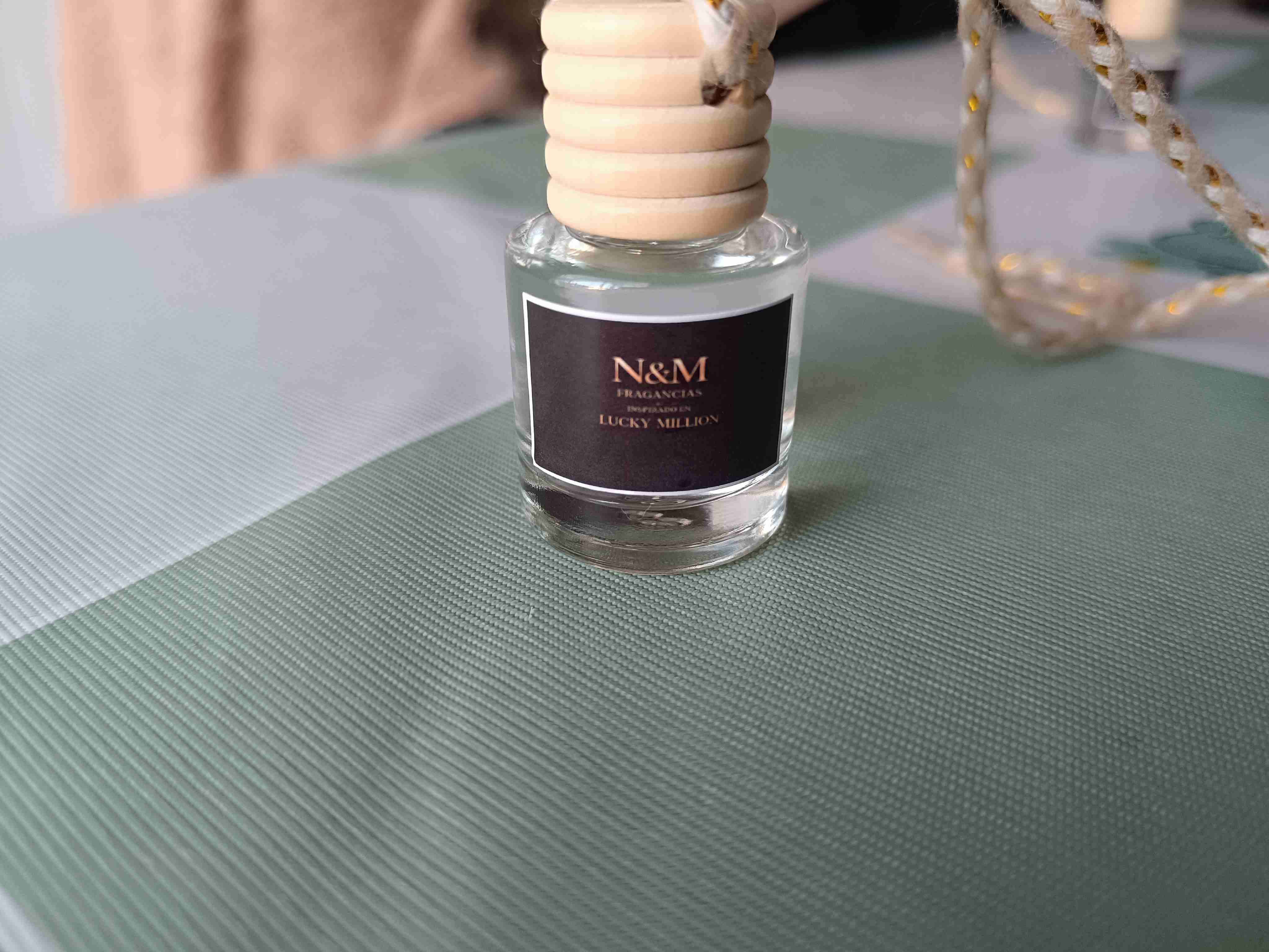 Perfume para autos colgantes - miniatura 5