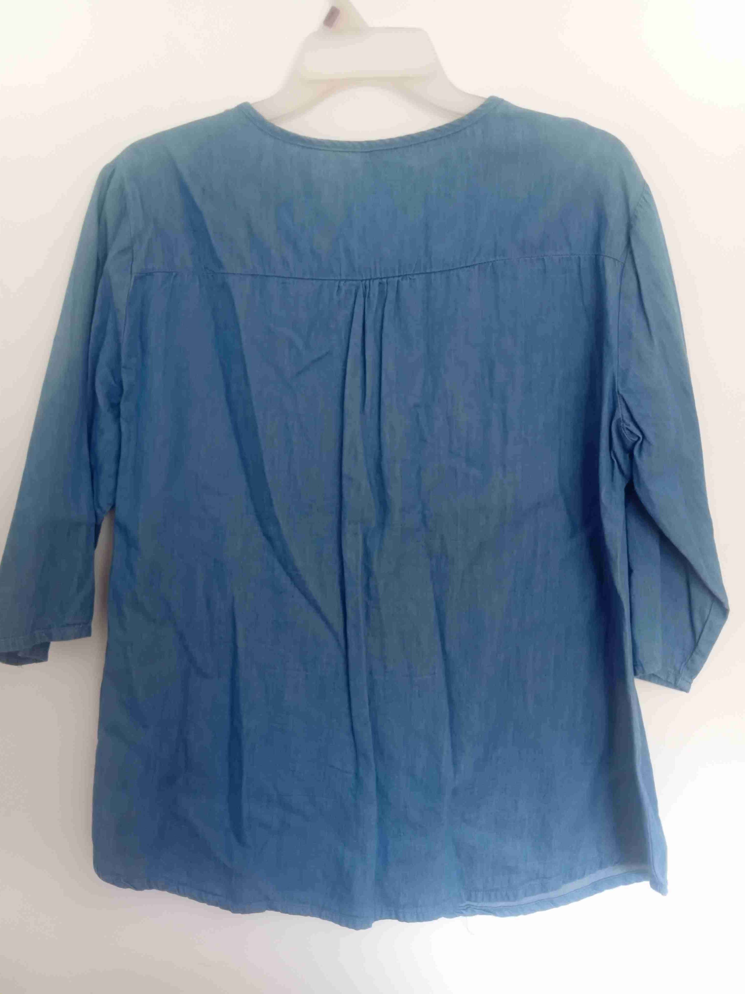 Blusa bordada azul manga larga - miniatura 2