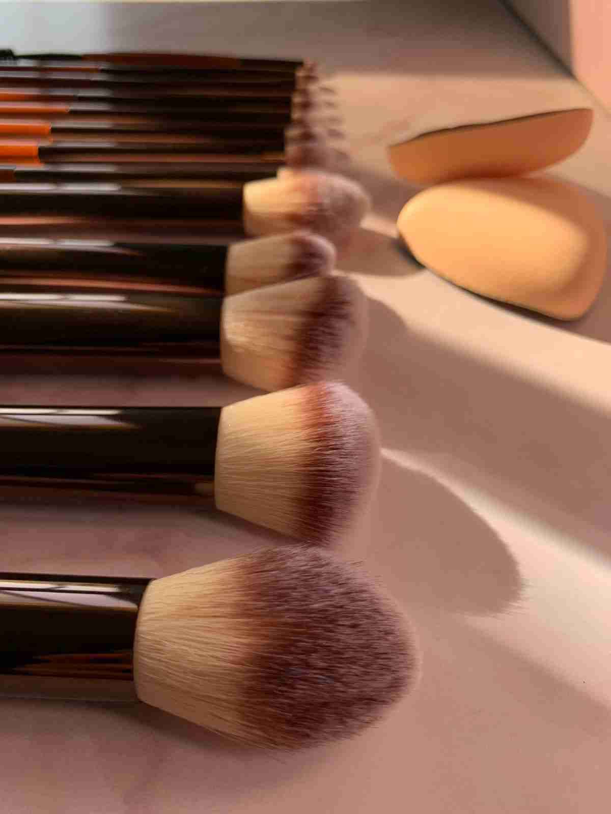 Precioso Set de 13 brochas de maquillaje - miniatura 2