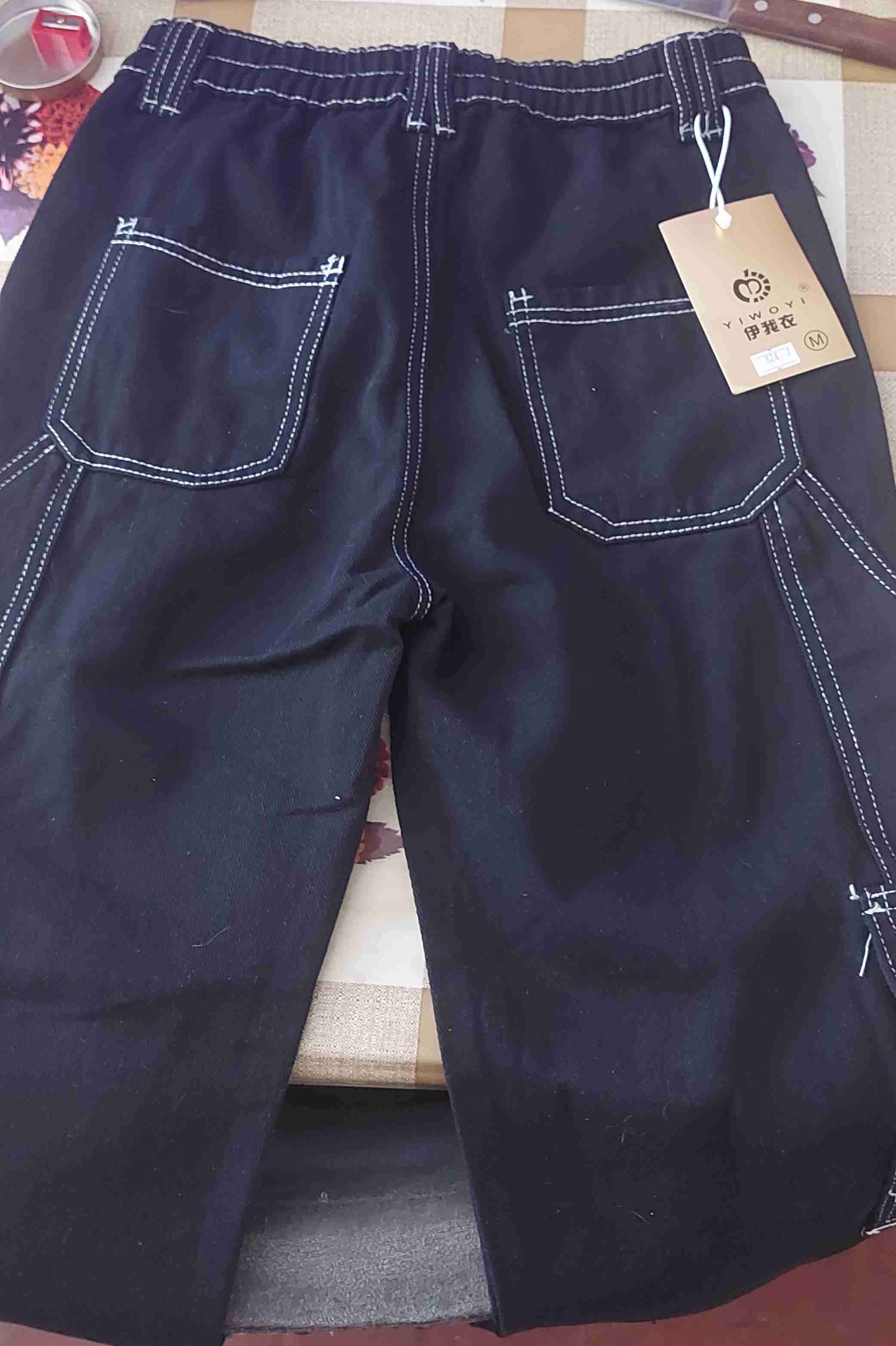 Pantalón cargo negro de mujer - miniatura 4