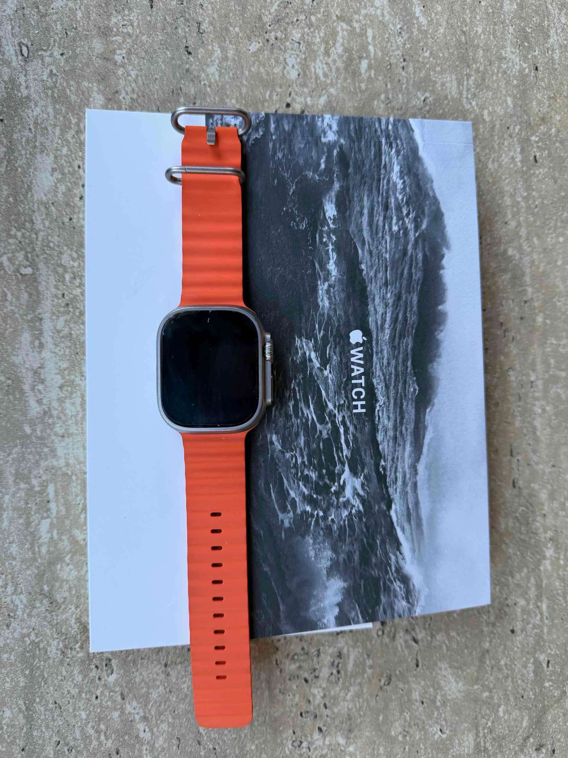 Apple Watch Ultra 2 con correa naranja - miniatura 8