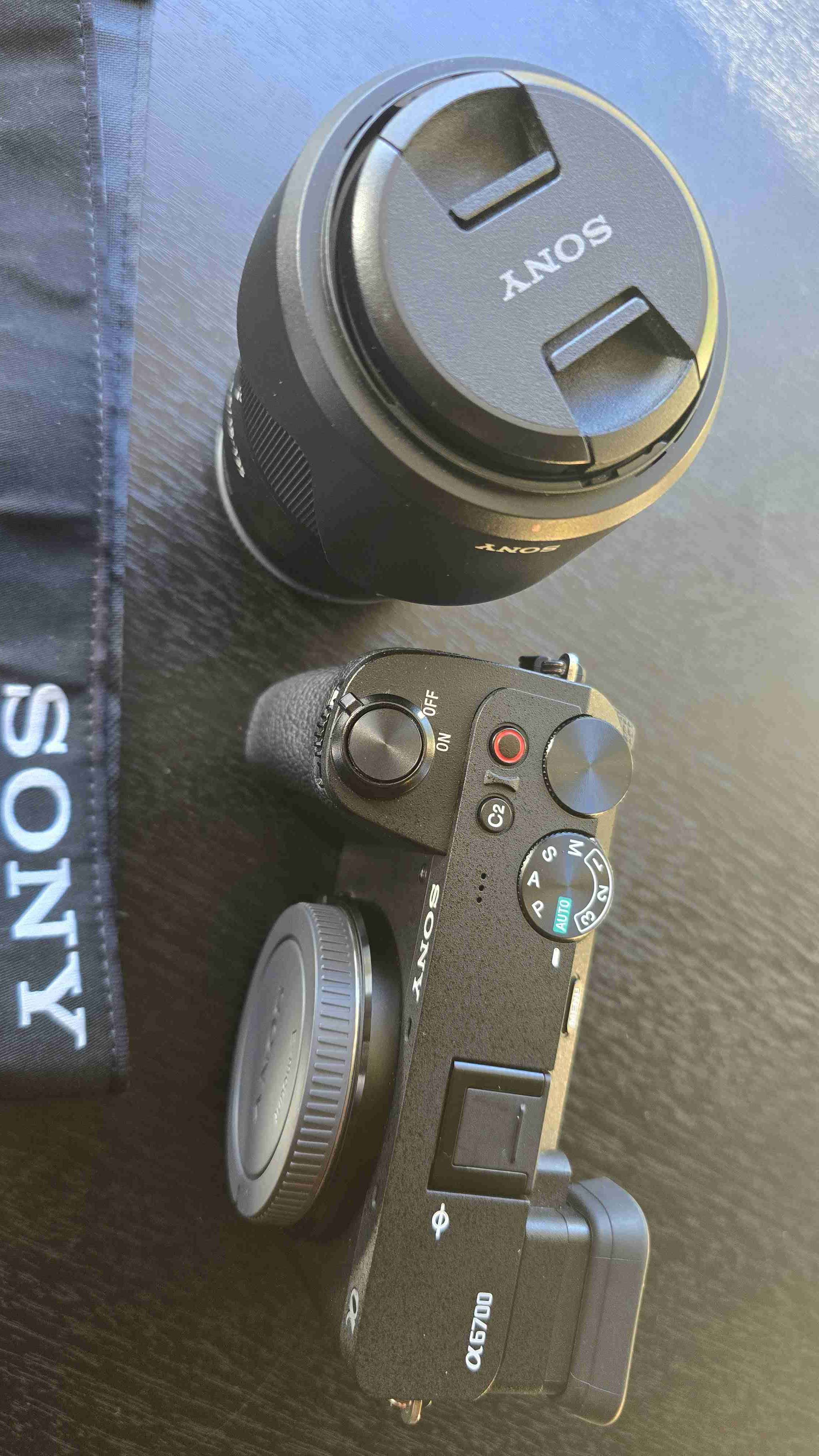 Cámara Sony a6700 con lente 18-135mm - miniatura 2