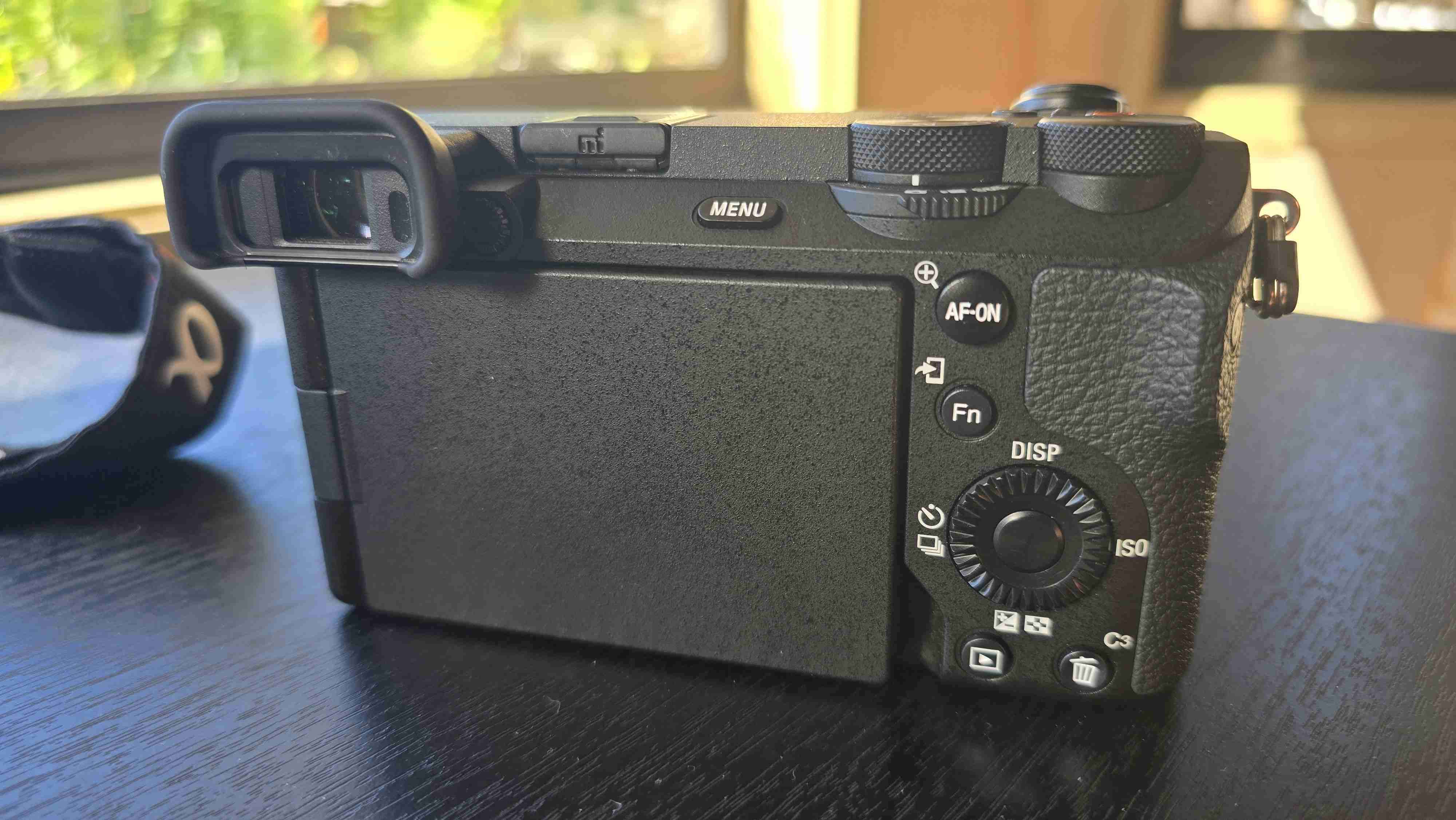 Cámara Sony a6700 con lente 18-135mm - miniatura 5