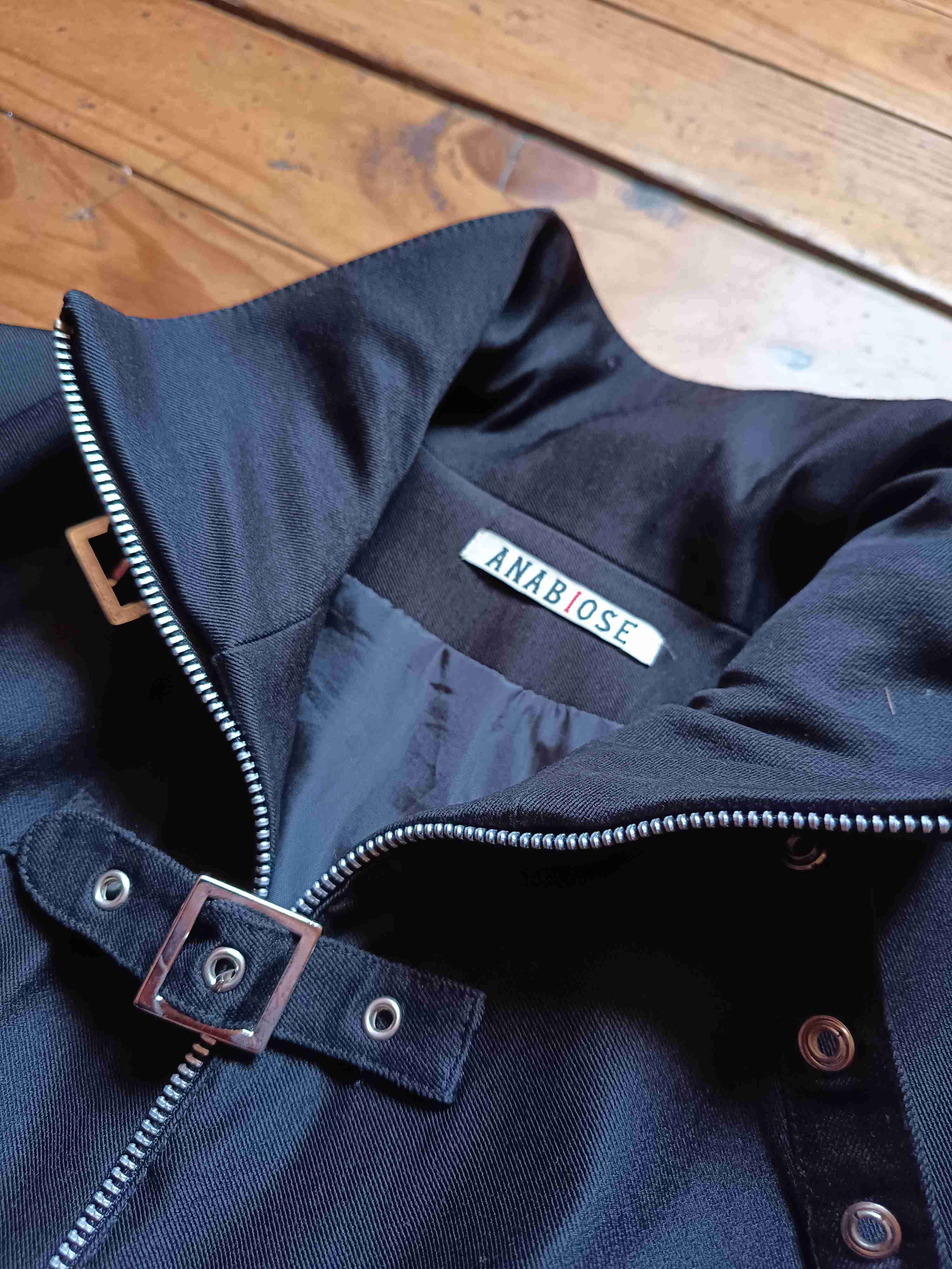 Chaqueta negra estilo punk - miniatura 2