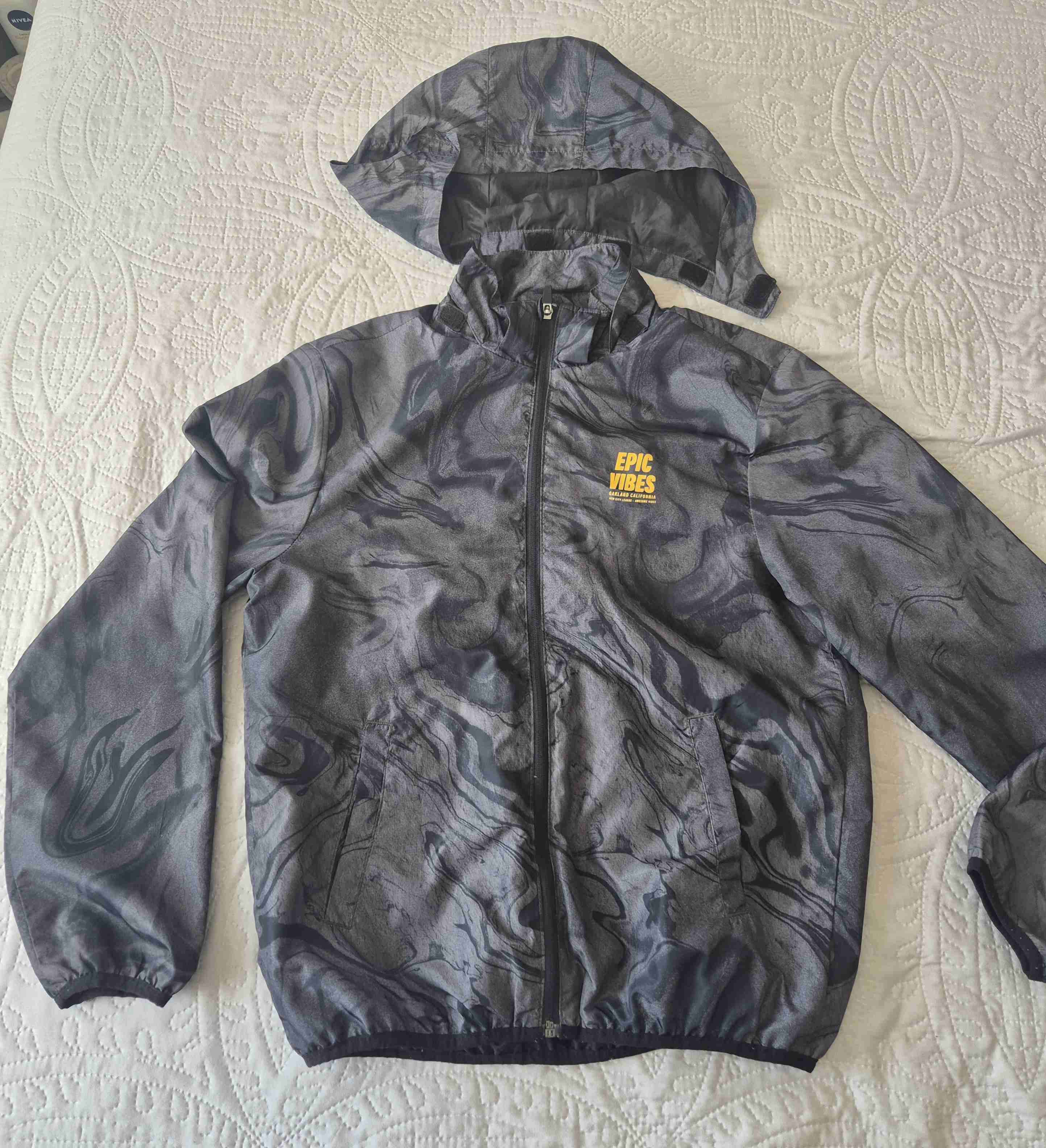 Chaqueta con capucha Epic Vibes - miniatura 2