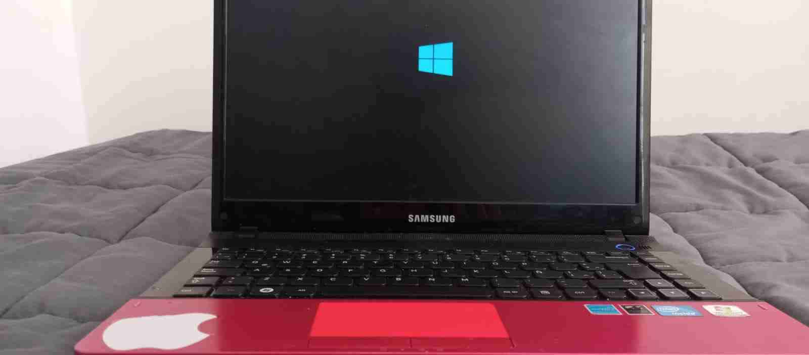 Laptop Samsung rosado - miniatura 6