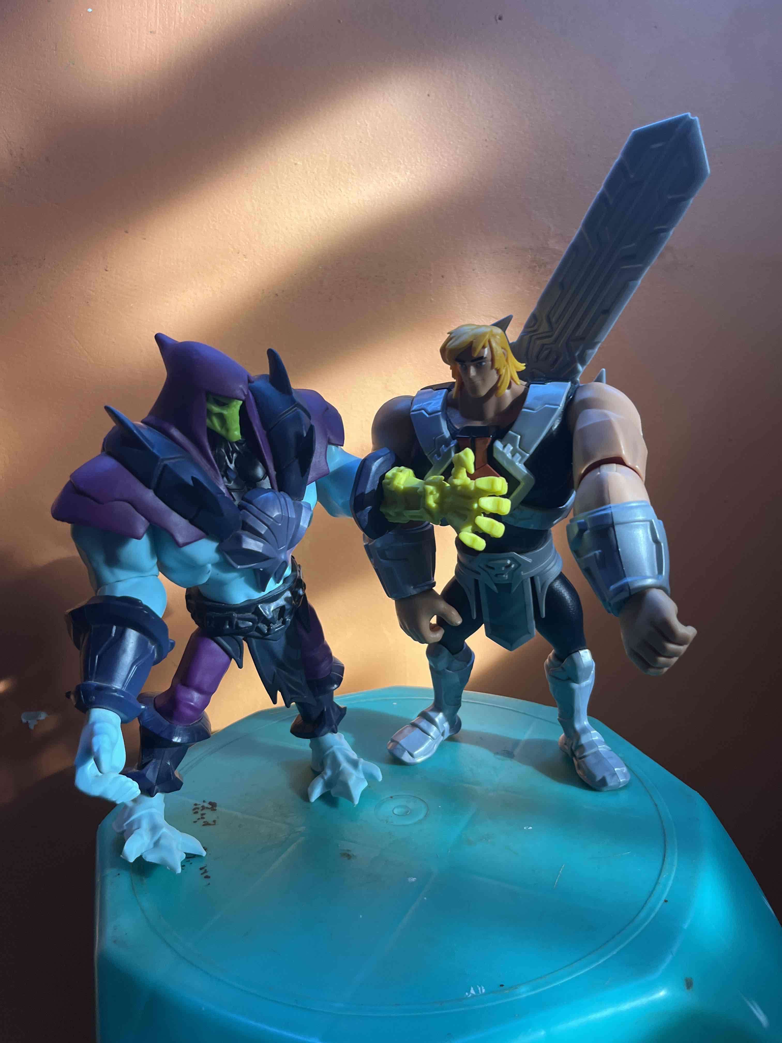 Figuras He-Man y Skeletor Buenos - miniatura 4