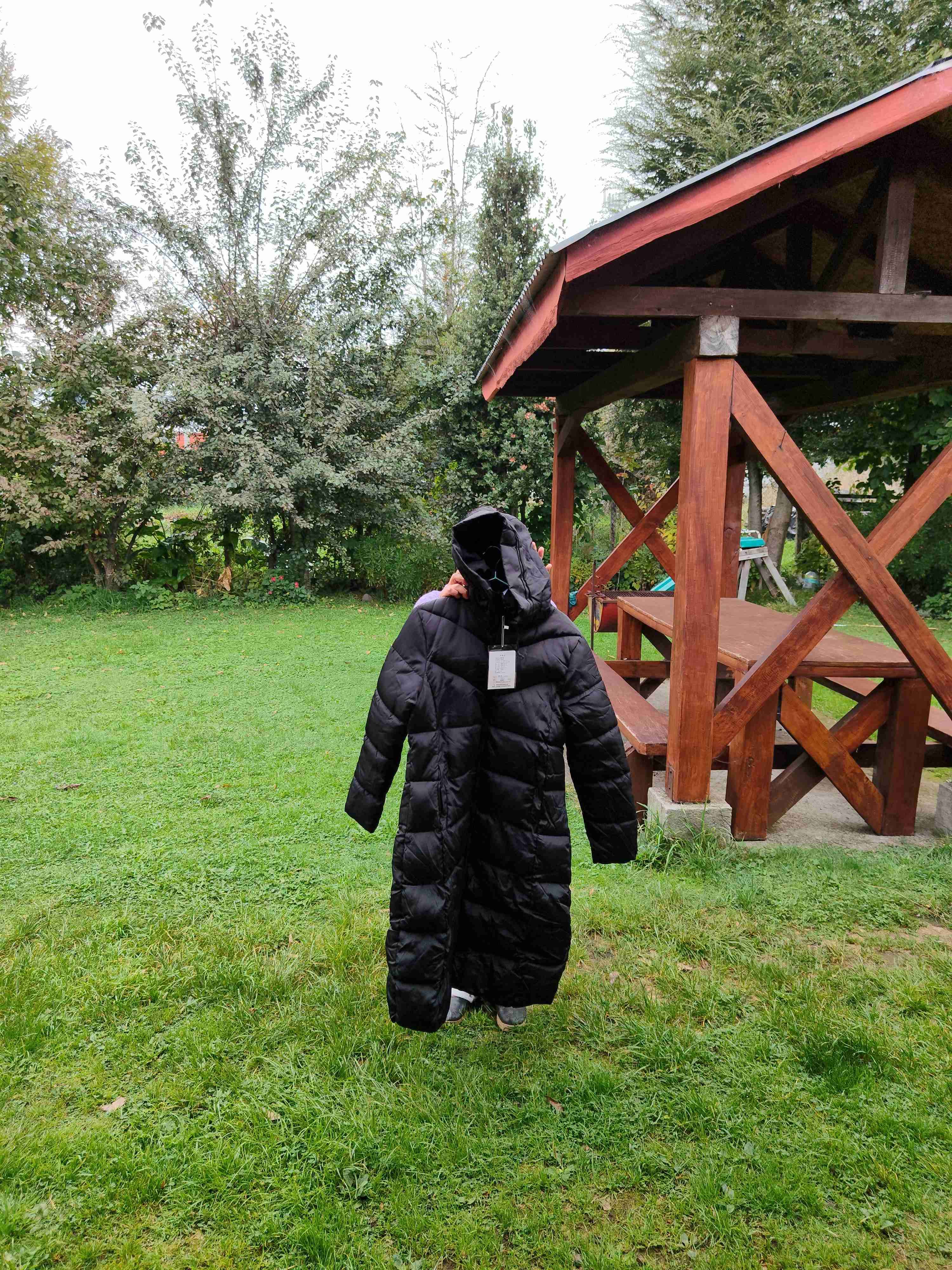 Maxiparka negra acolchada larga - miniatura 2