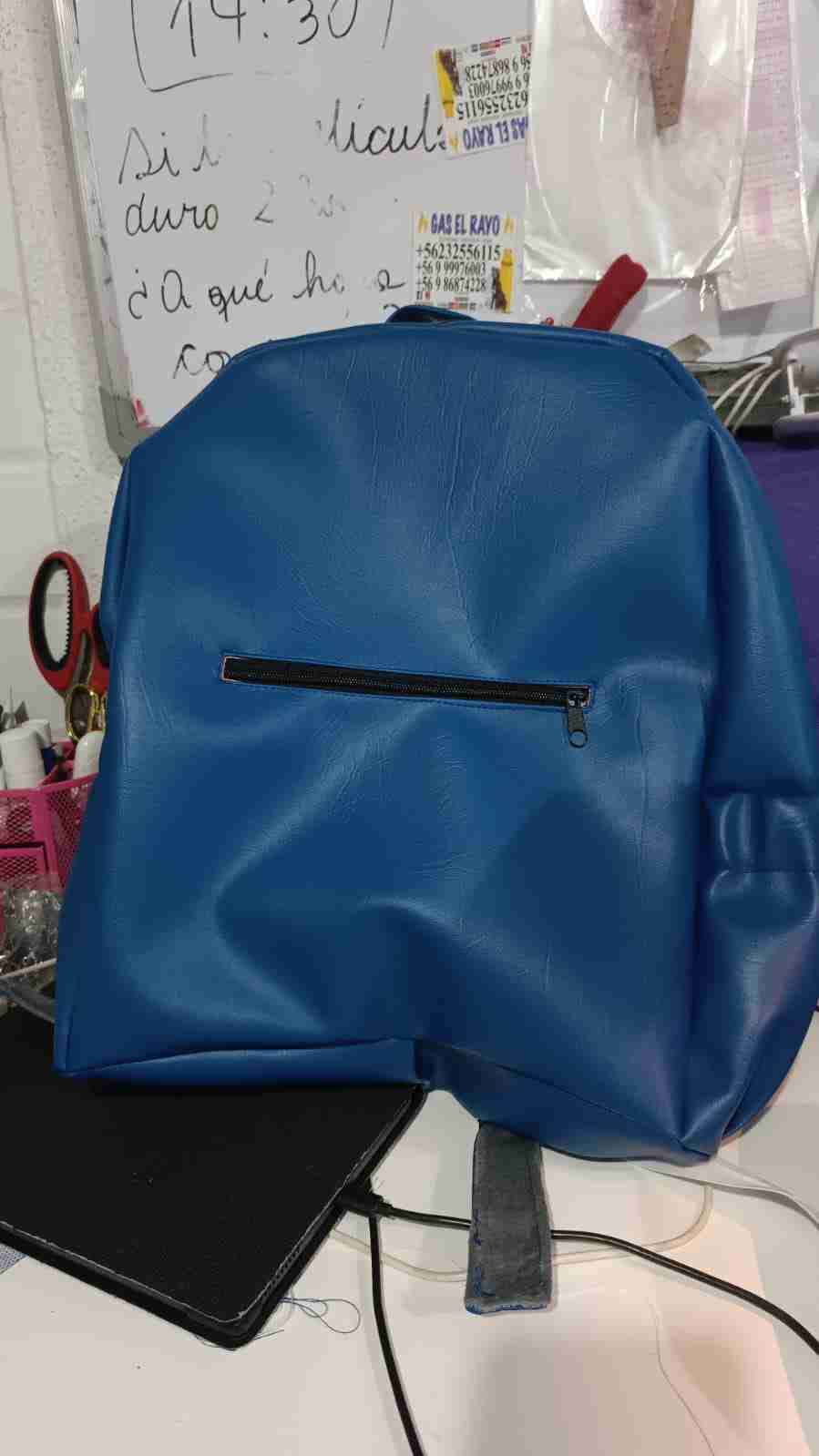 Mochila azul anti robo - miniatura 4