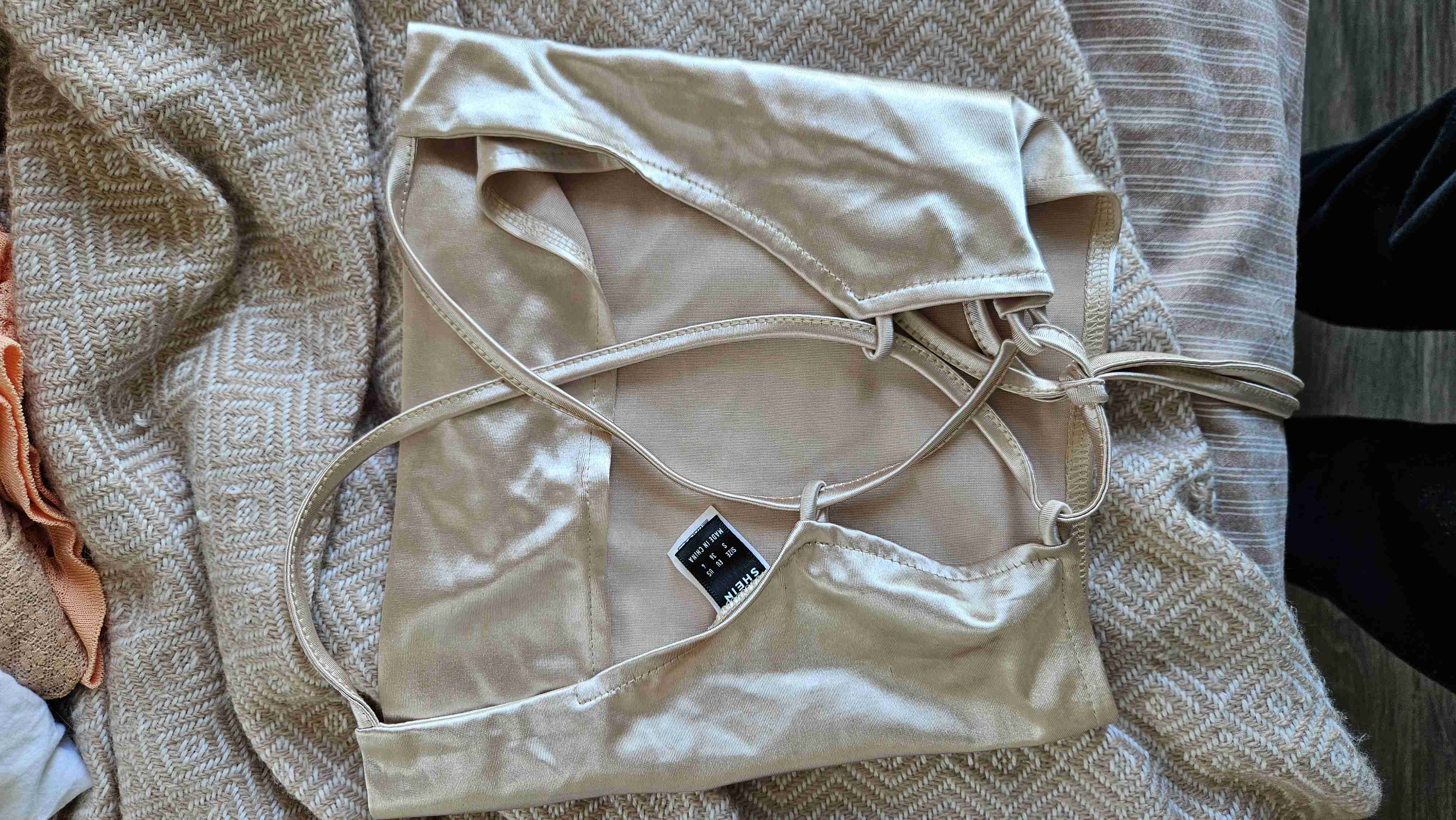 Top seda satinado dorado - miniatura 2