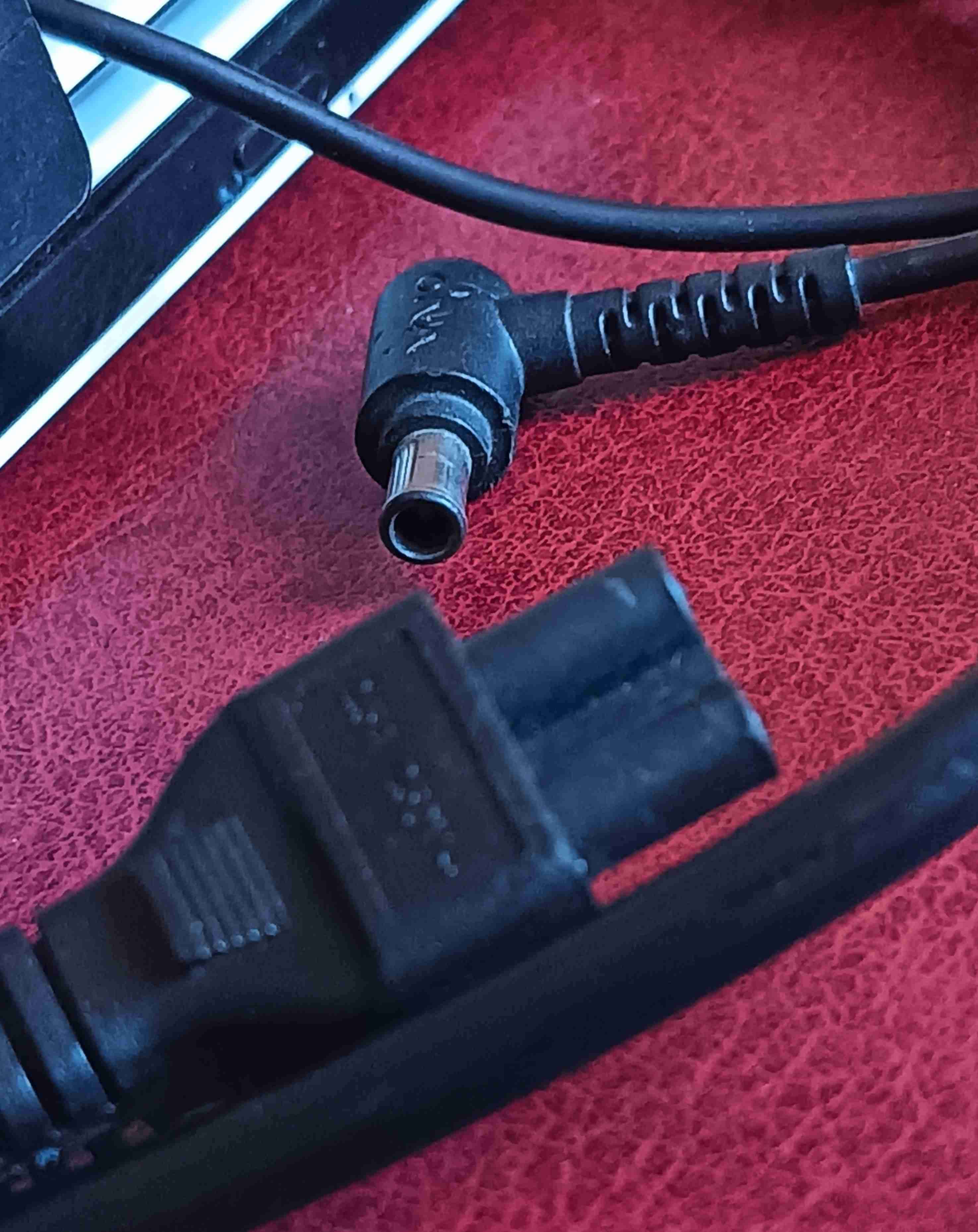 Cargador Vaio, de Sony para laptop - miniatura 5