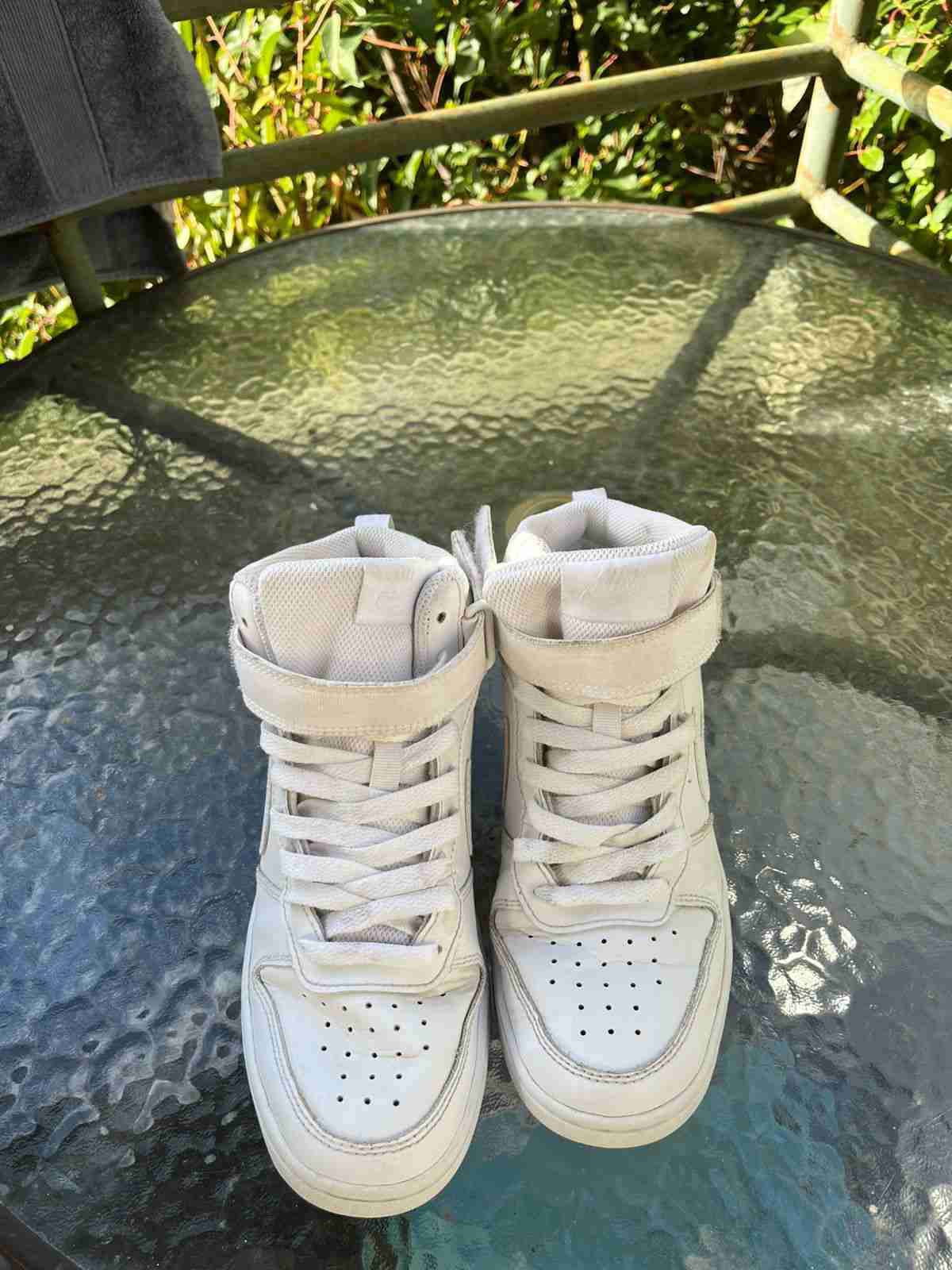 Zapatillas deportivas blancas Nike originales - miniatura 2