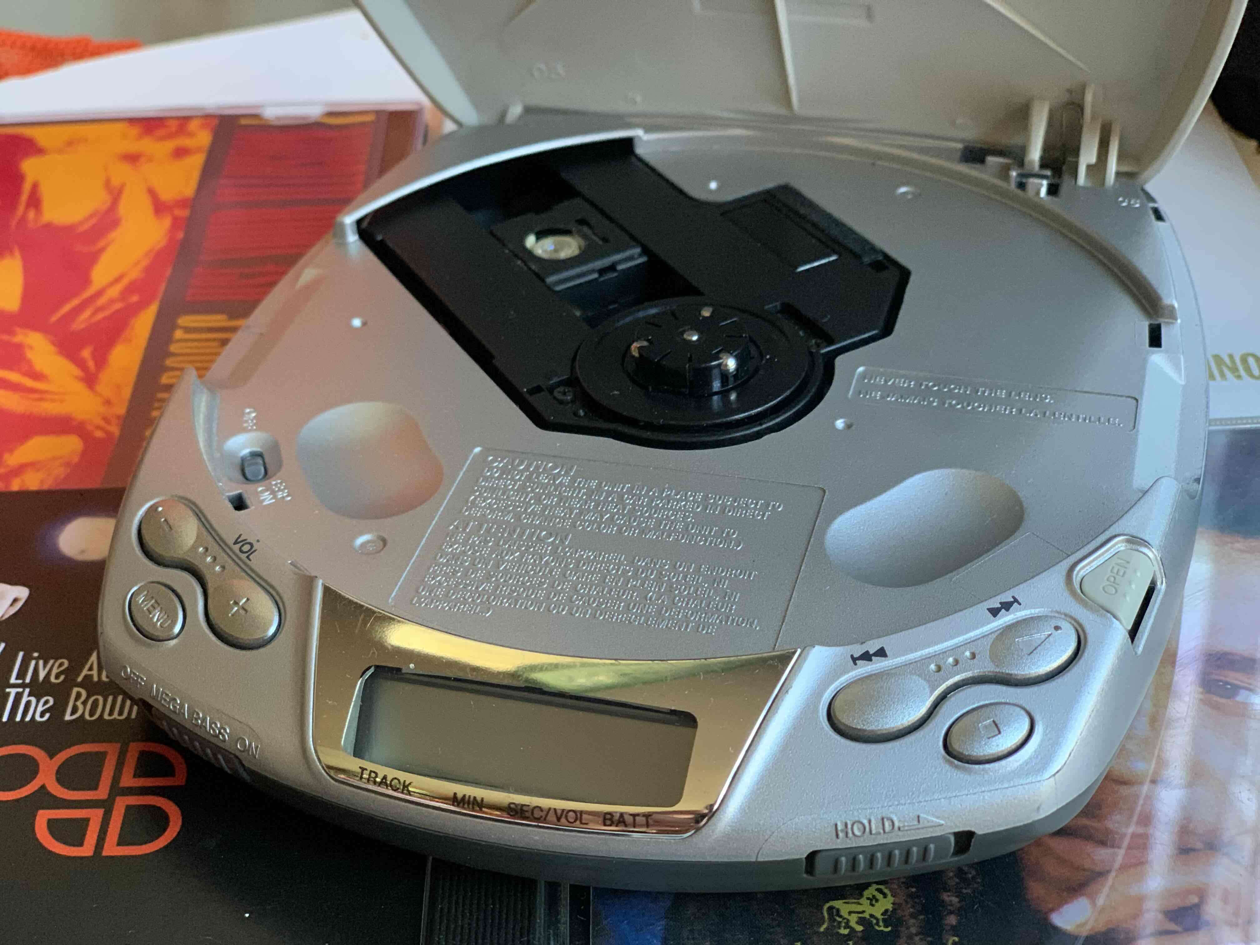 Reproductor CD Walkman plateado - miniatura 2