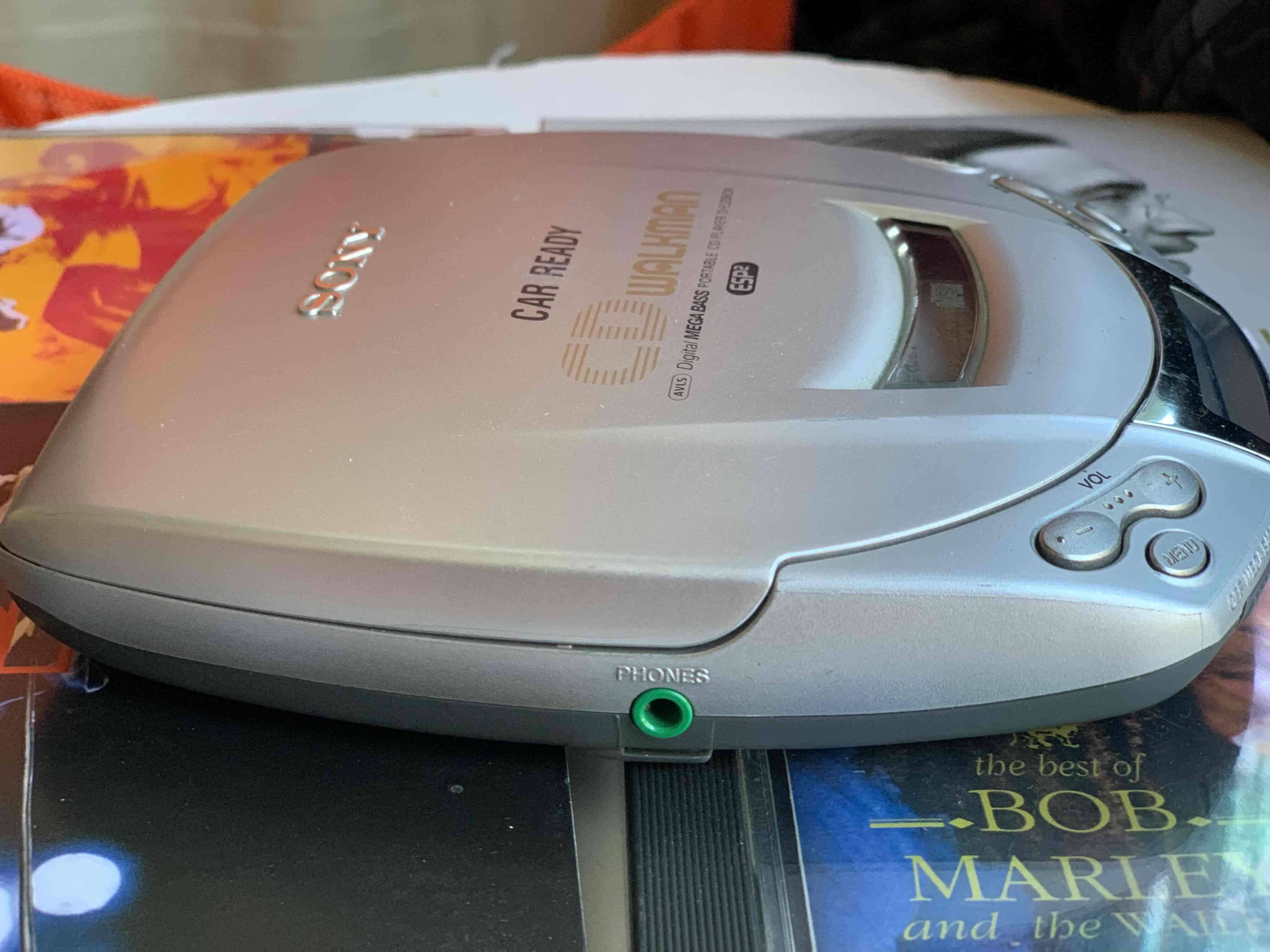 Reproductor CD Walkman plateado - miniatura 3