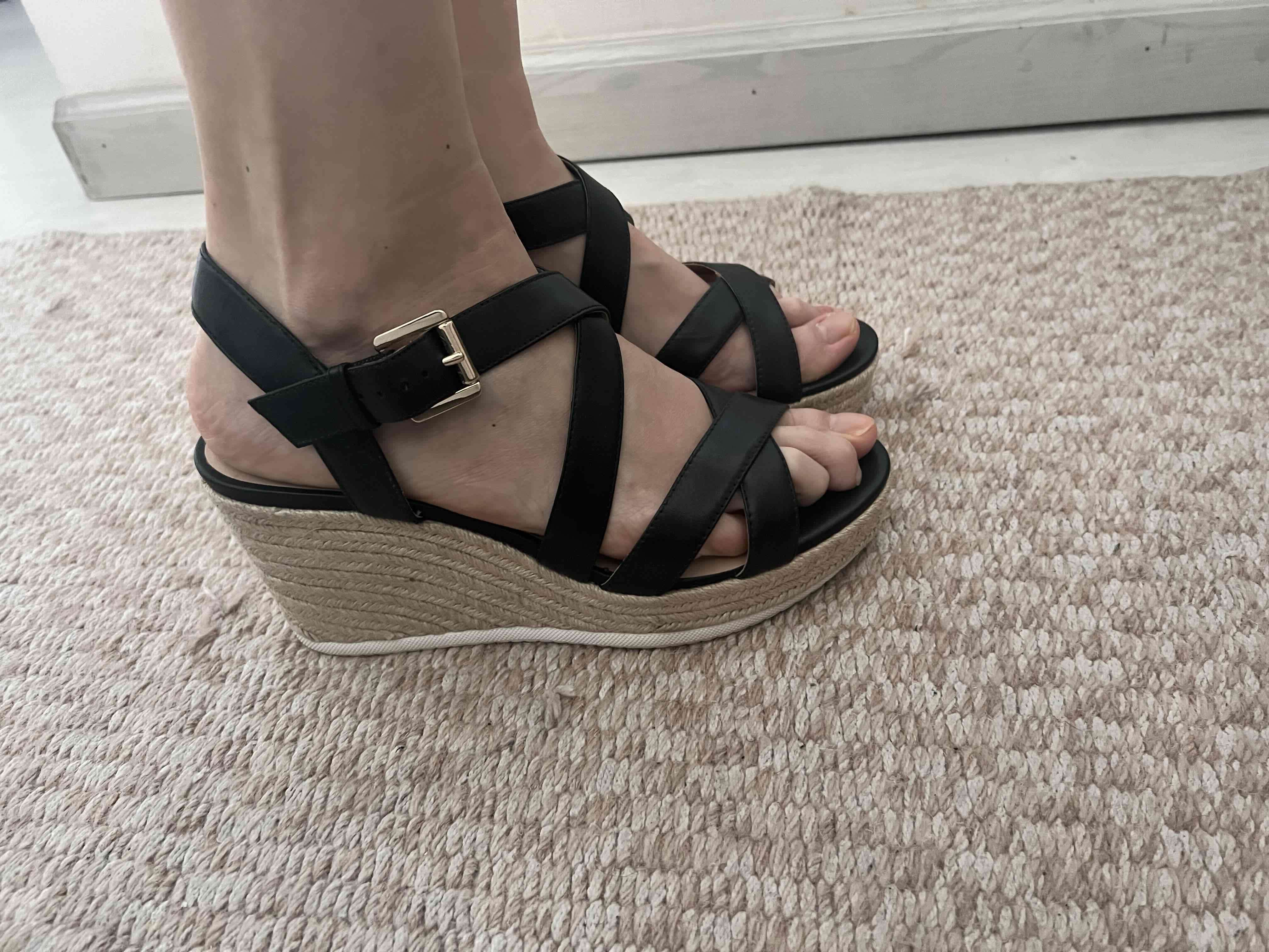 Sandalias negras plataforma - miniatura 1