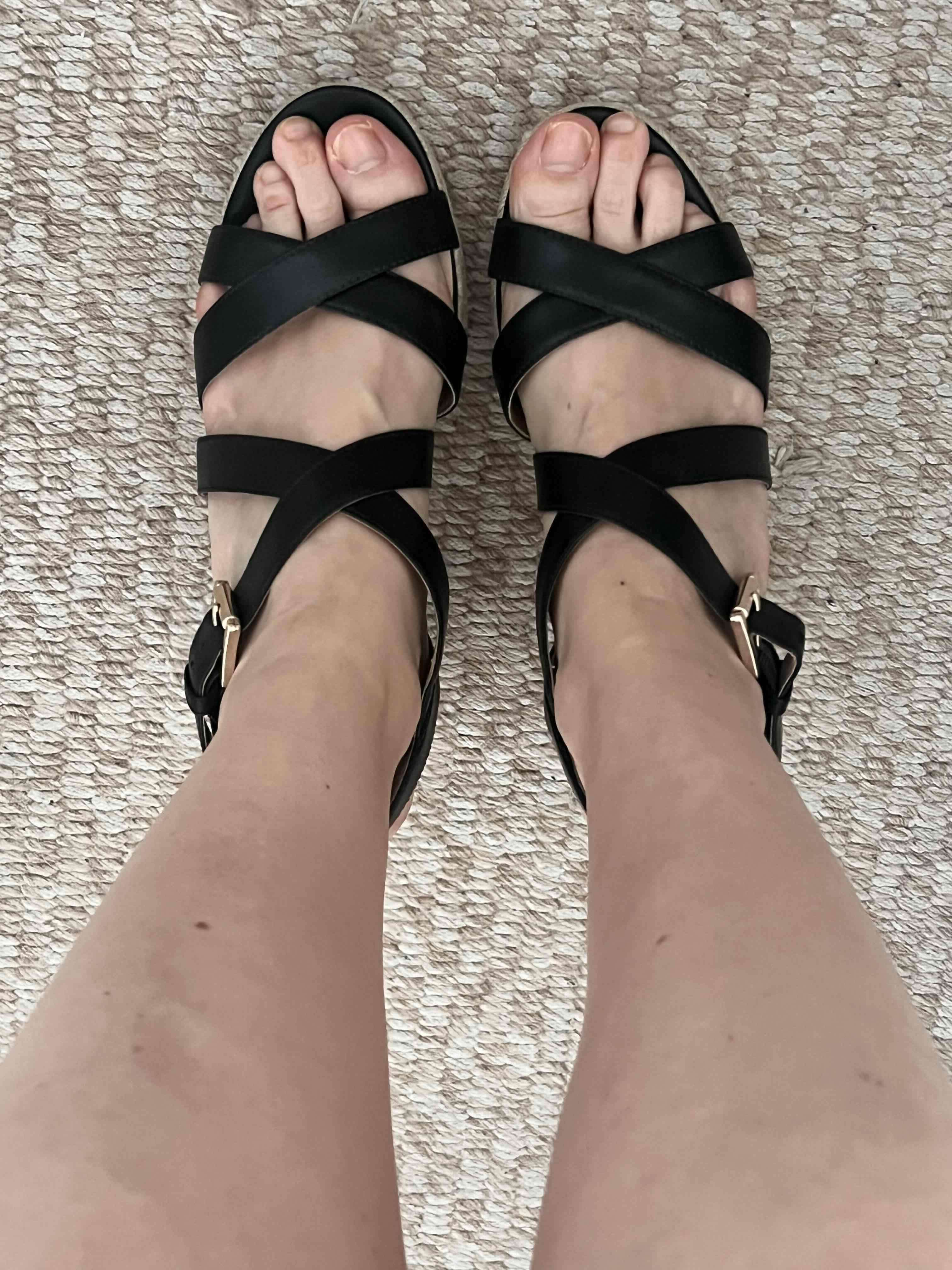 Sandalias negras plataforma - miniatura 2