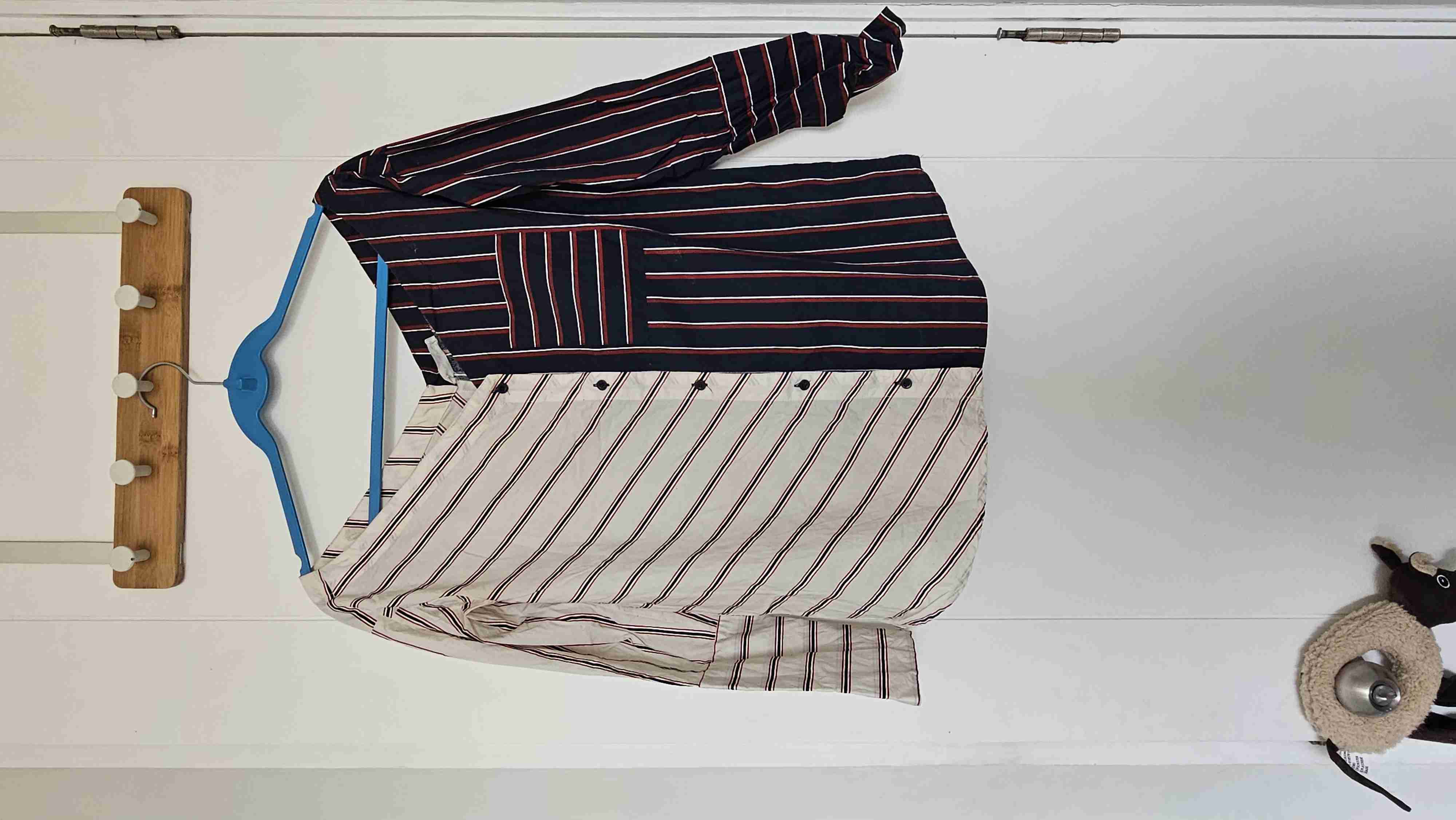 Blusa rayada en blanco y negro - miniatura 1