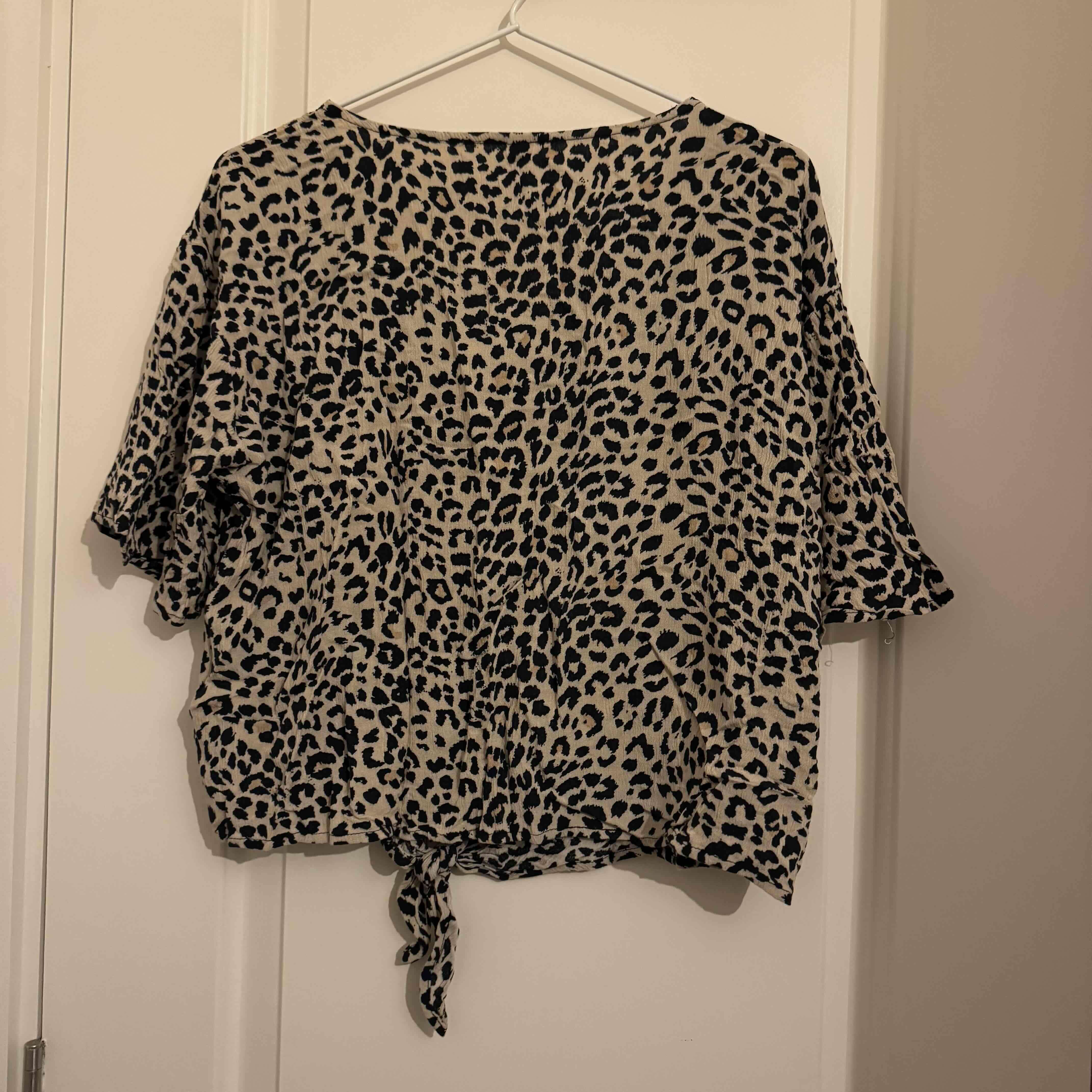 Blusa animal print manga corta - miniatura 2