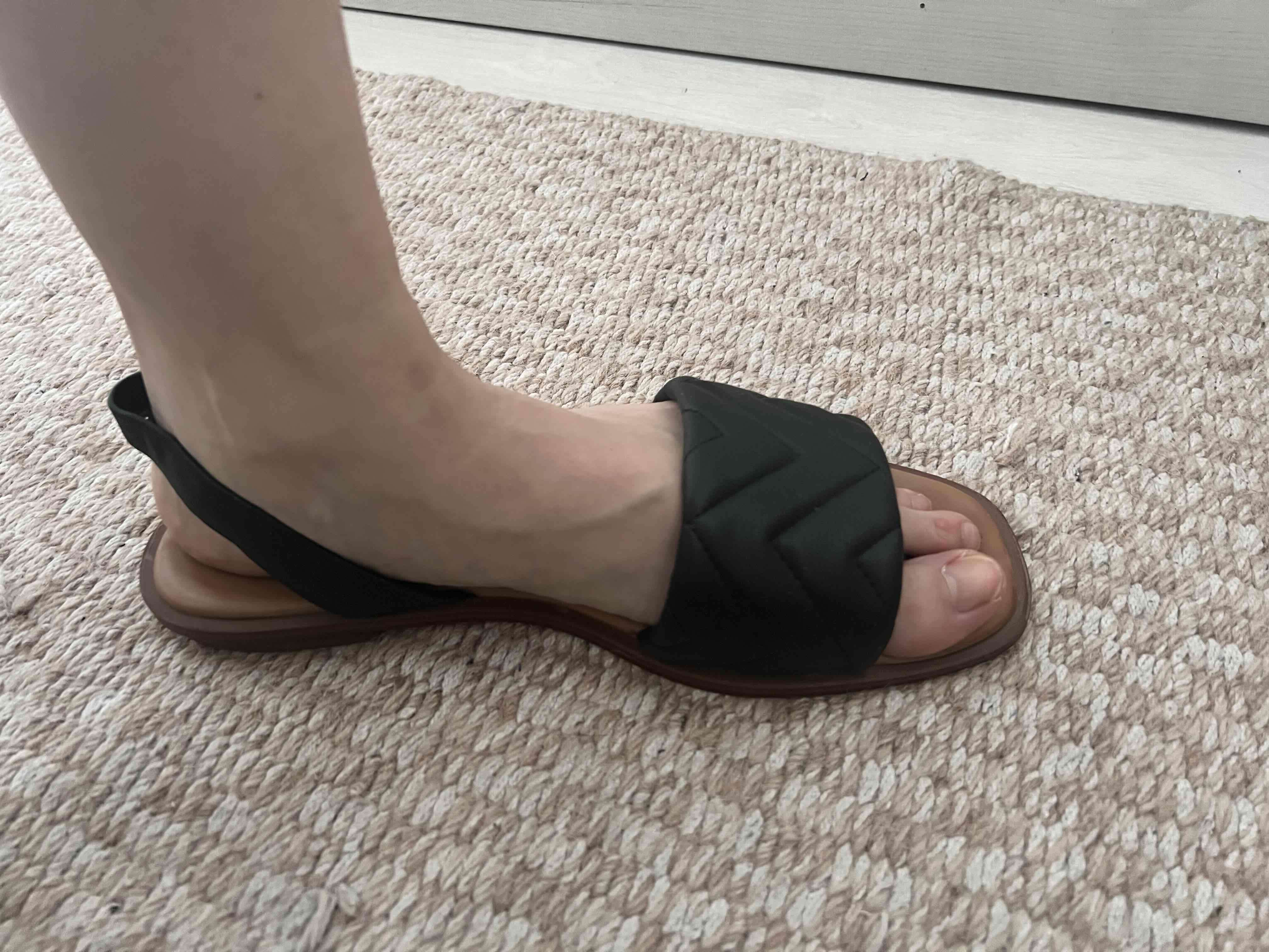 Sandalias planas negras - miniatura 1