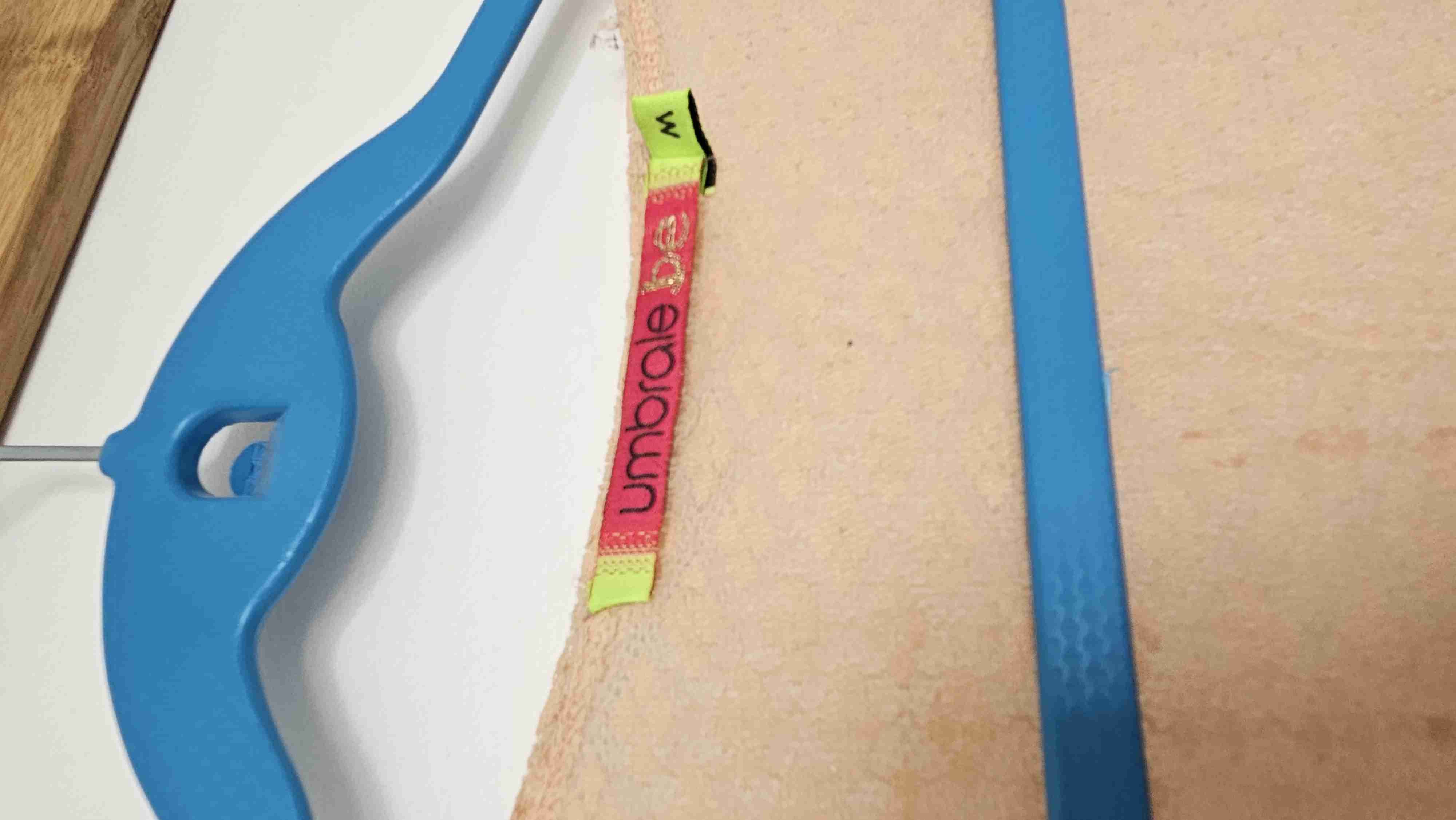 Cardigan rosa tejido - miniatura 3