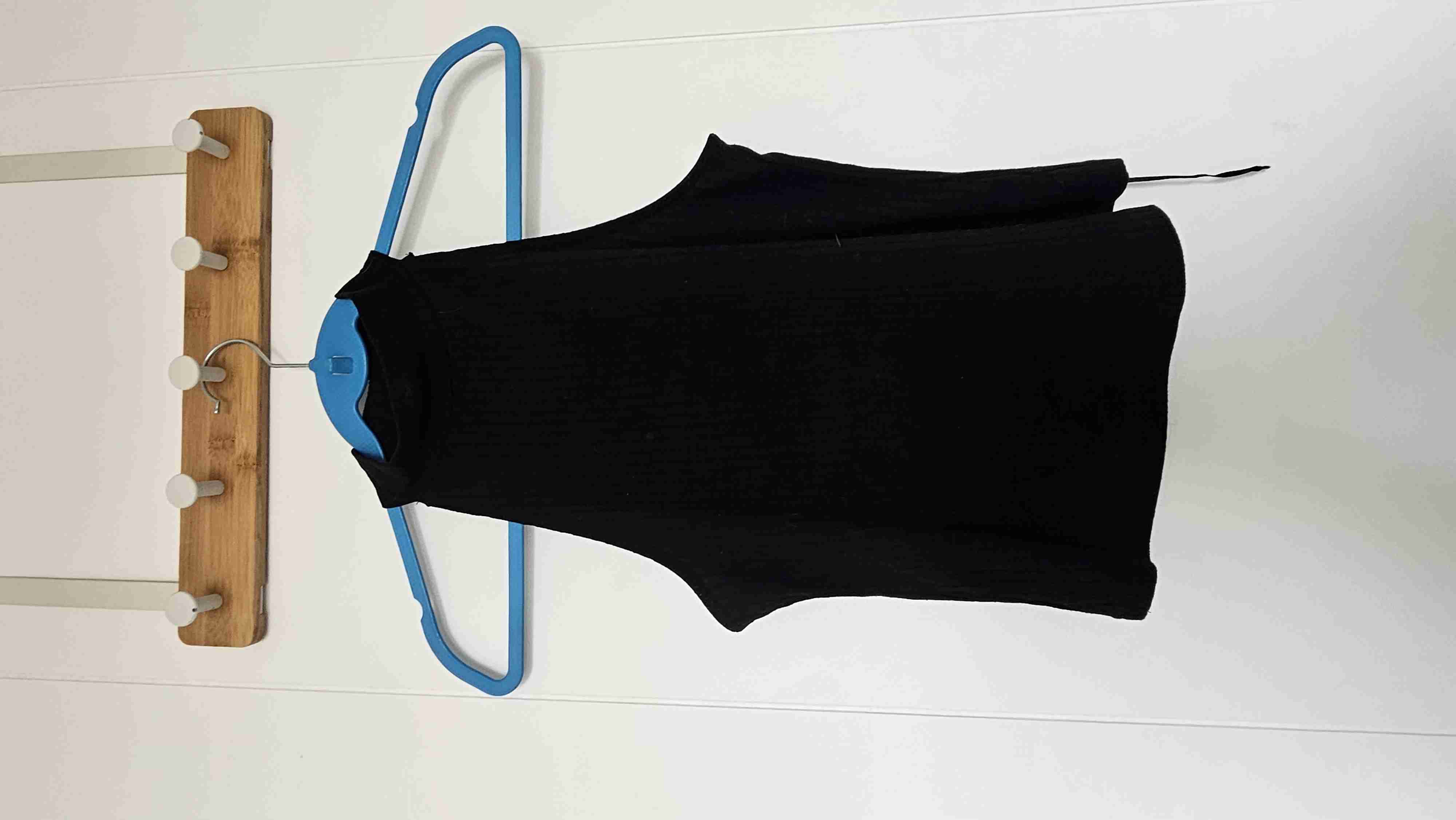 Top negro sin mangas - miniatura 1