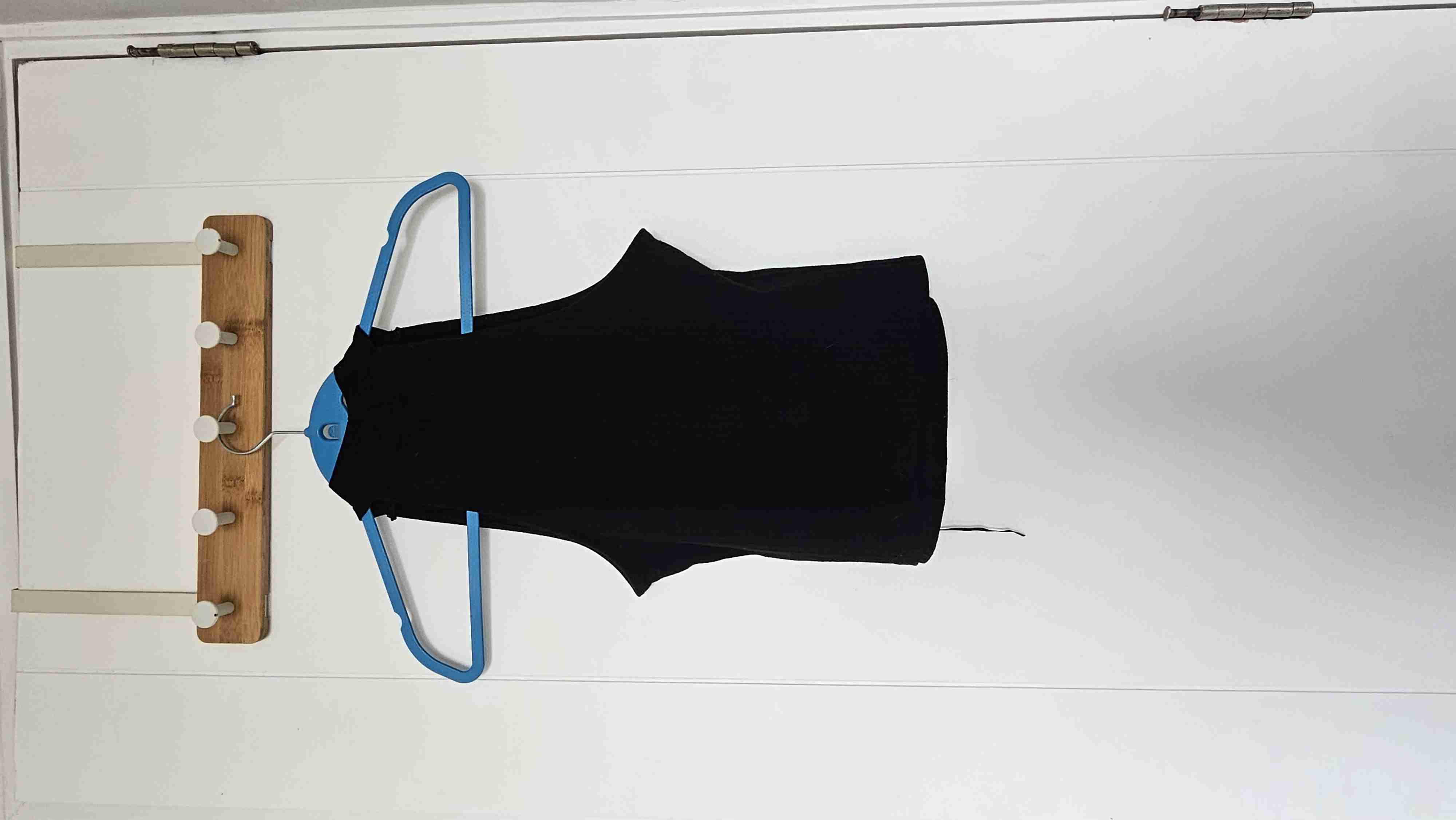 Top negro sin mangas - miniatura 2