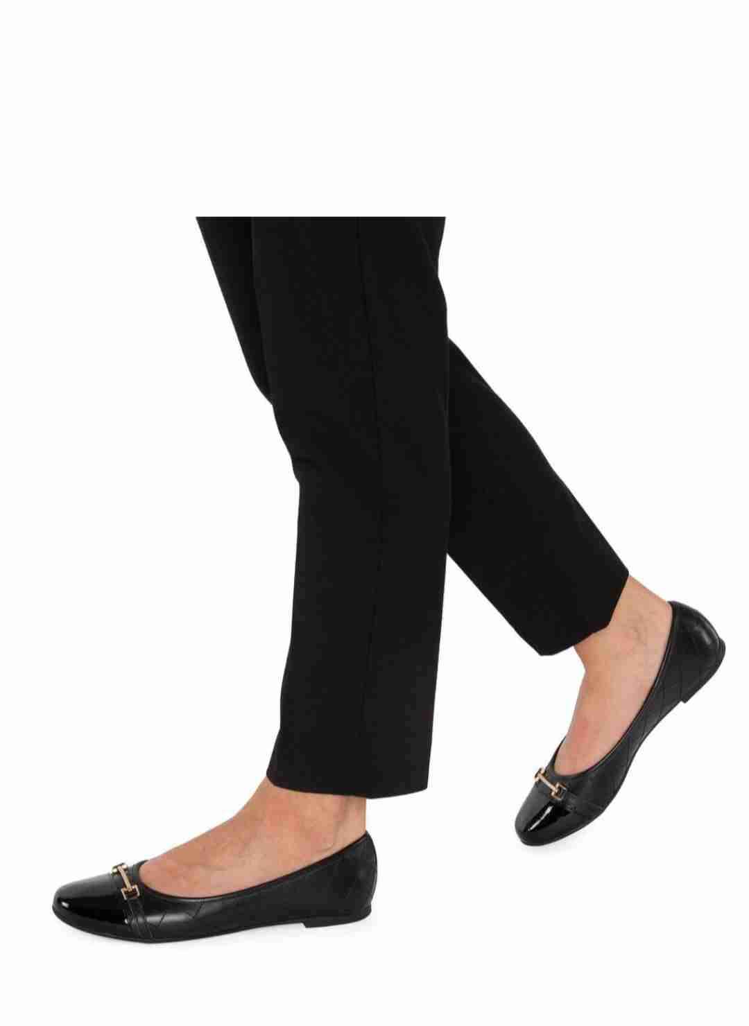 Balerinas negras con adorno metálico - miniatura 5