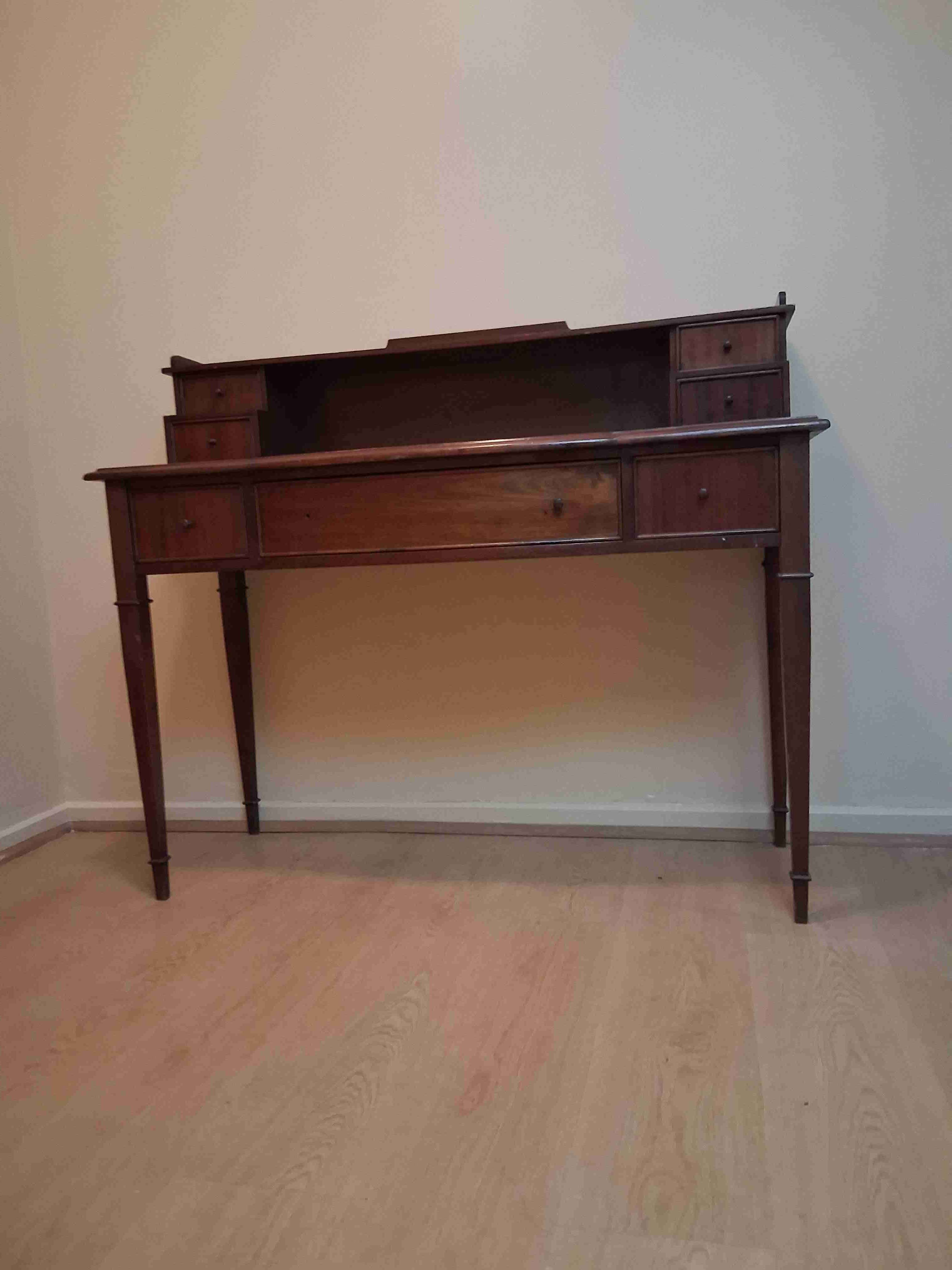 Escritorio de madera clásico o arrimo - miniatura 2