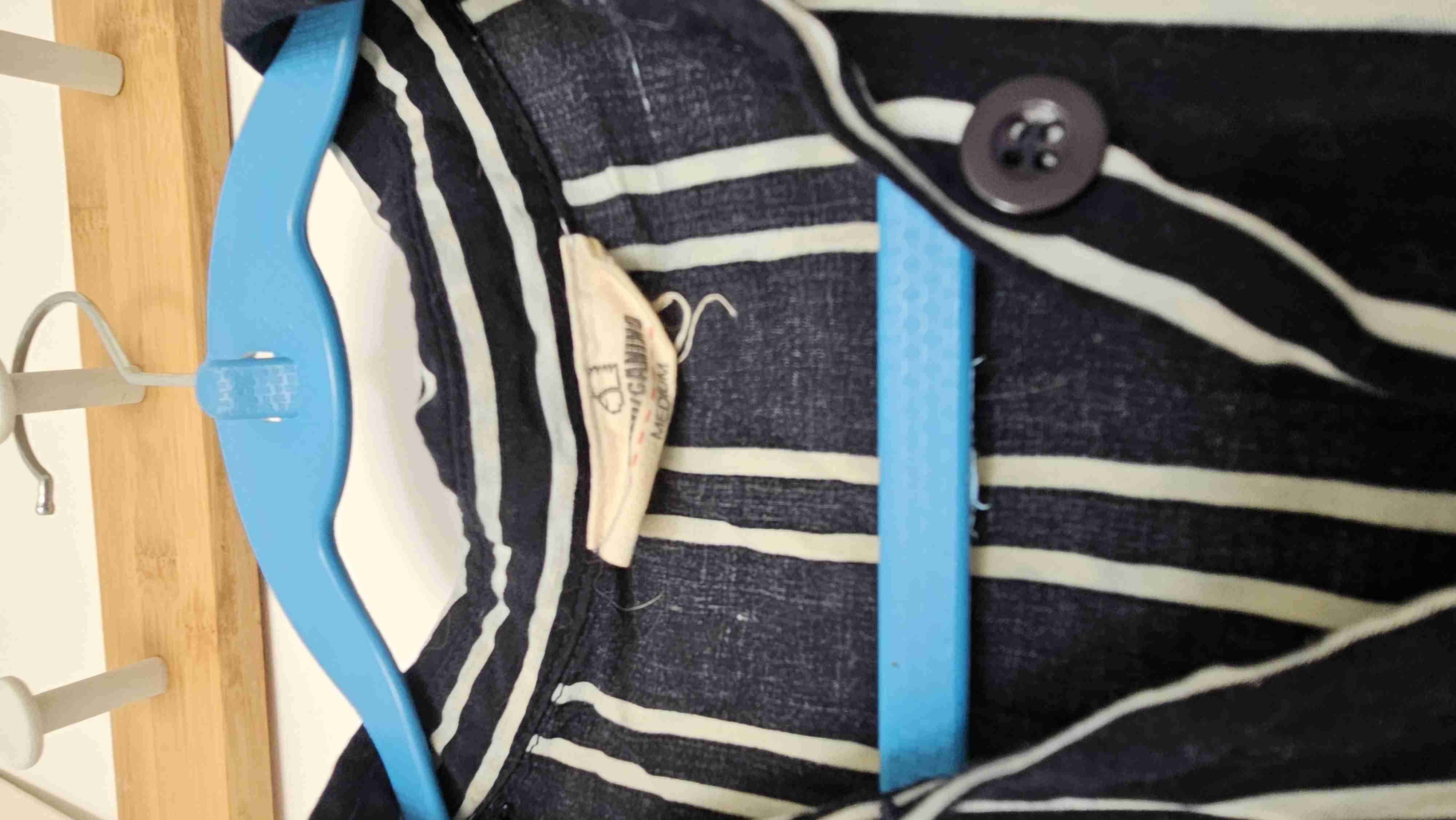 Blusa de rayas azul marino y blanca - miniatura 2