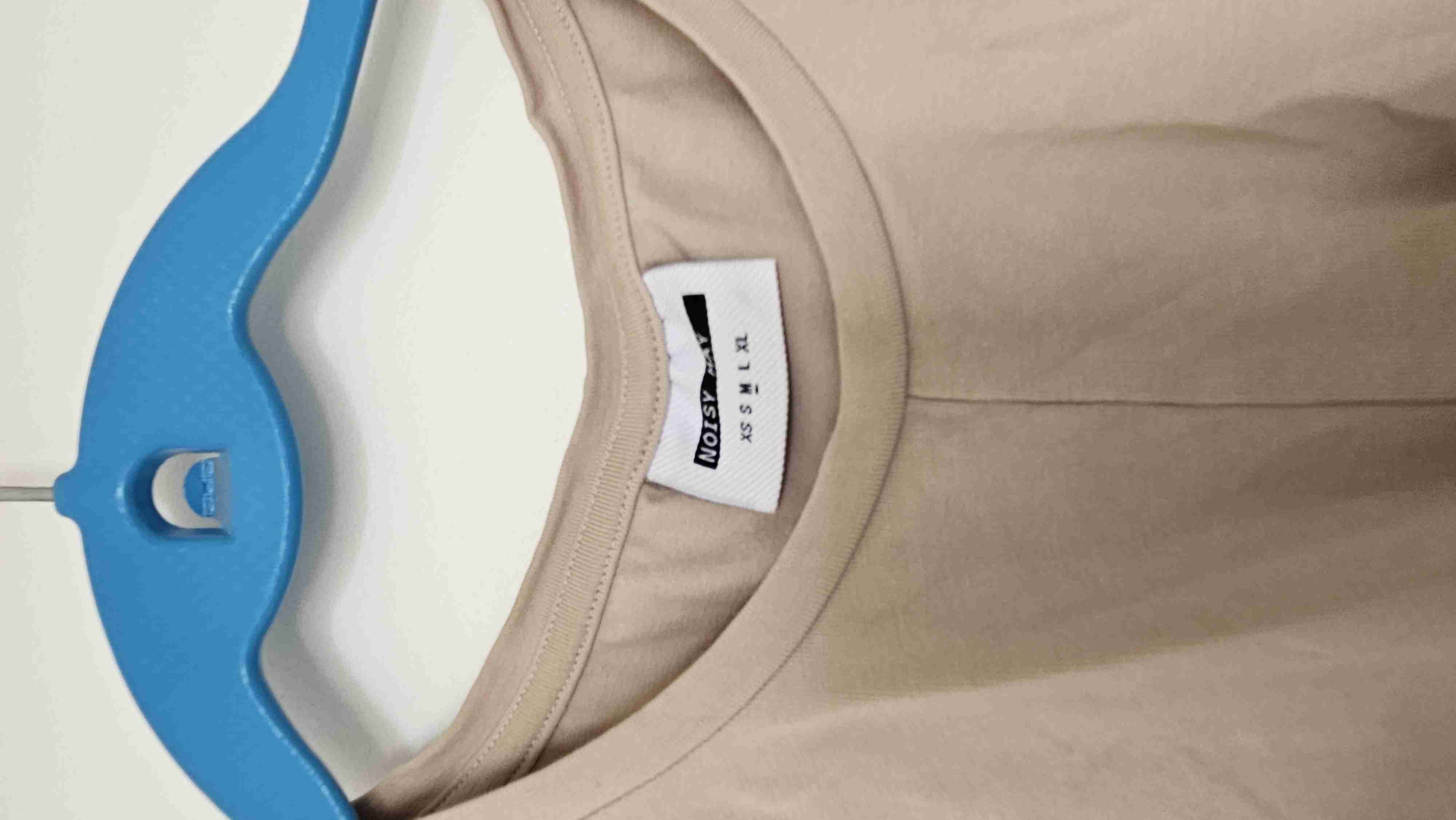 Polera beige con nudo frontal - miniatura 2