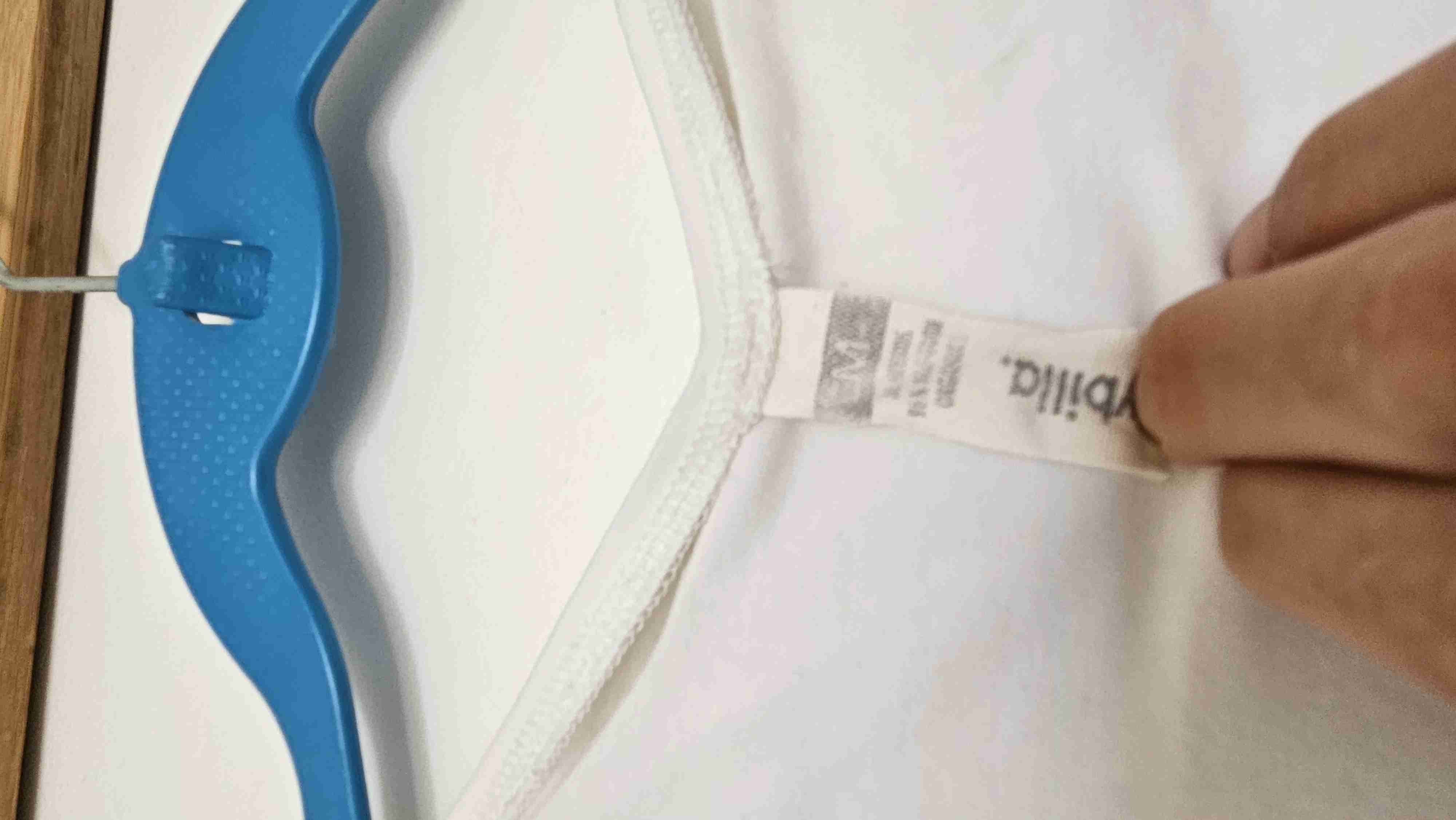 Polera sin mangas blanca - miniatura 2