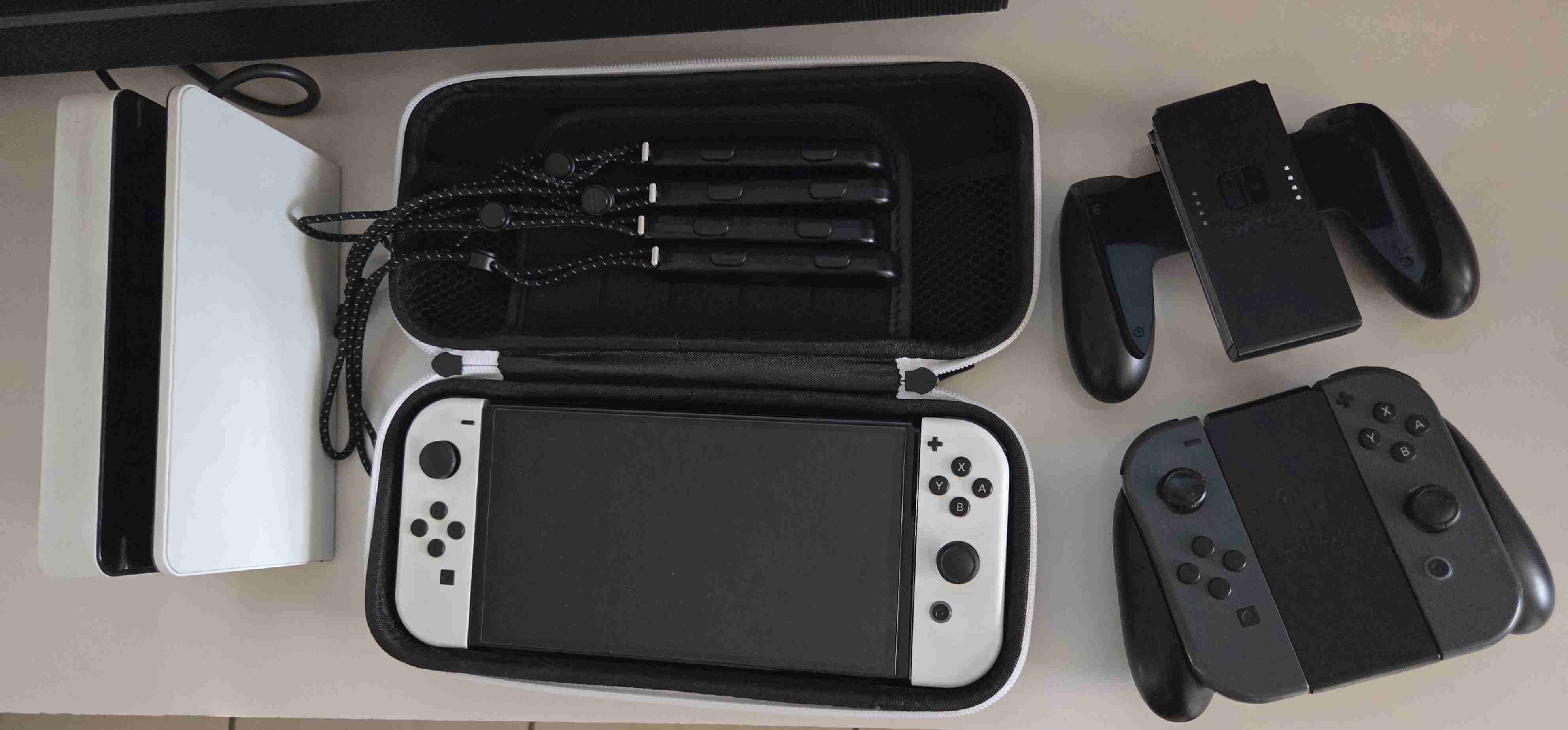 Consola Nintendo Switch con 3 juegos - miniatura 2