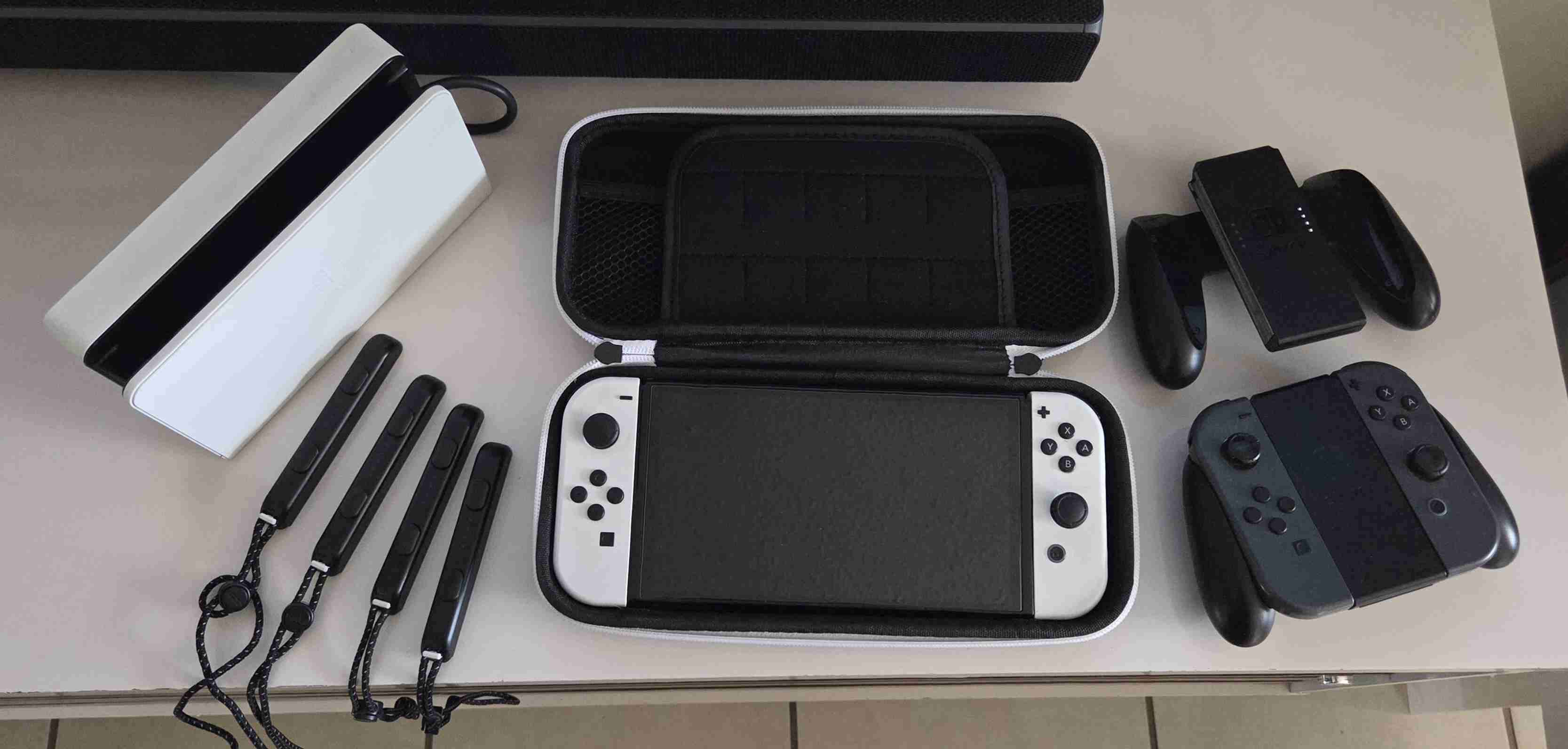 Consola Nintendo Switch con 3 juegos - miniatura 3