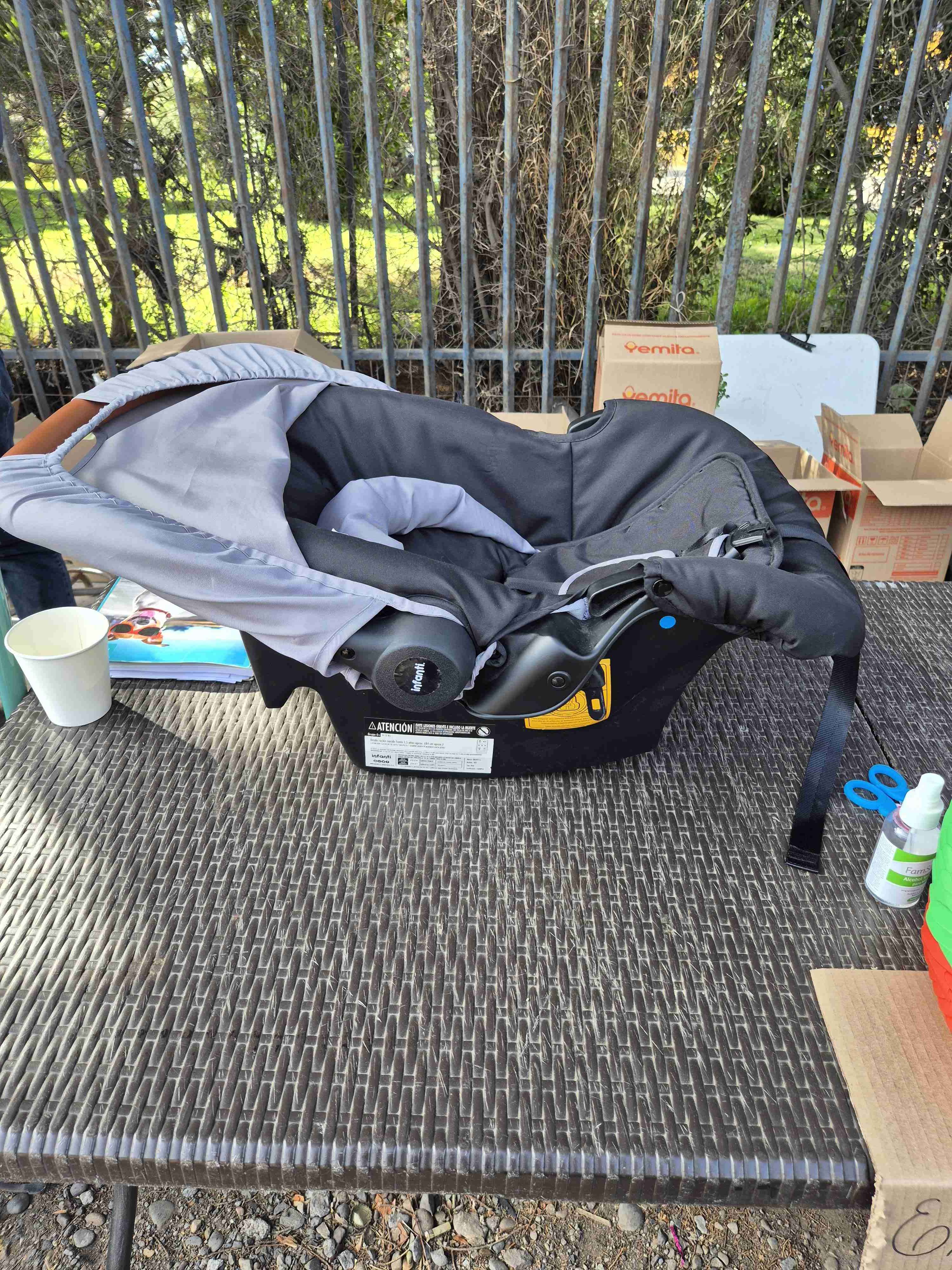 Coche de bebé gris y negro - miniatura 3