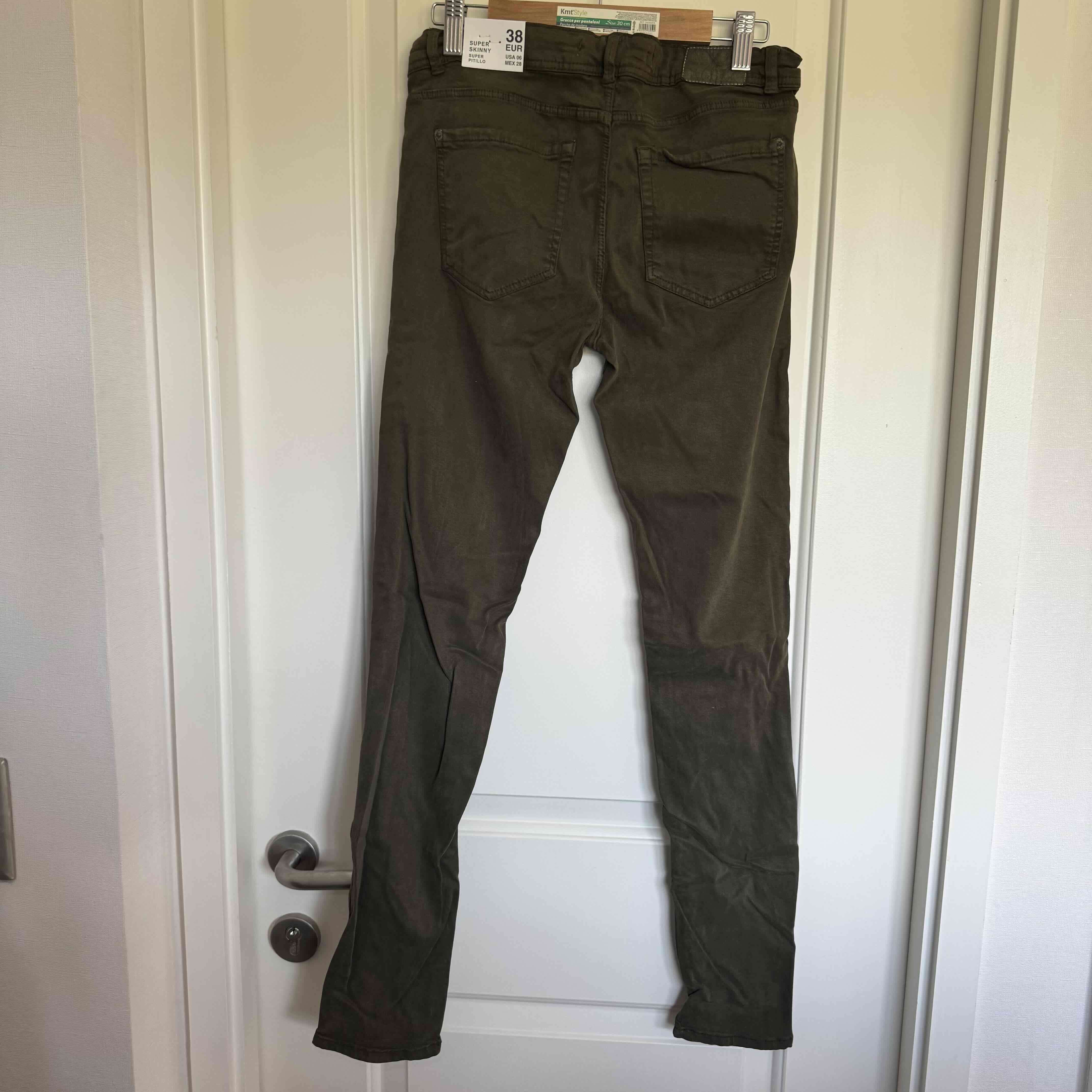 Jeans verde oliva nuevos - miniatura 2