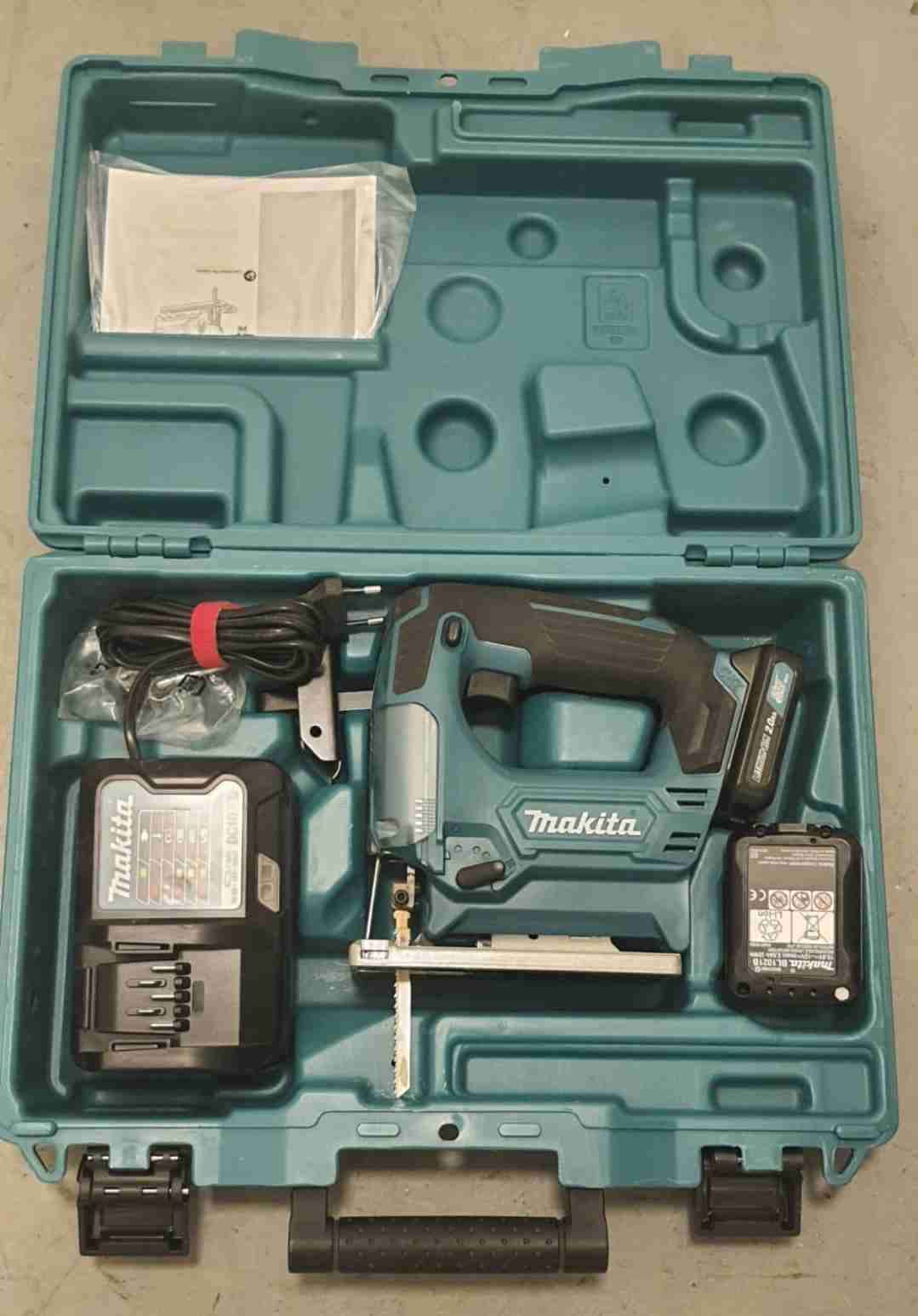 Sierra caladora Makita con maletín - miniatura 1