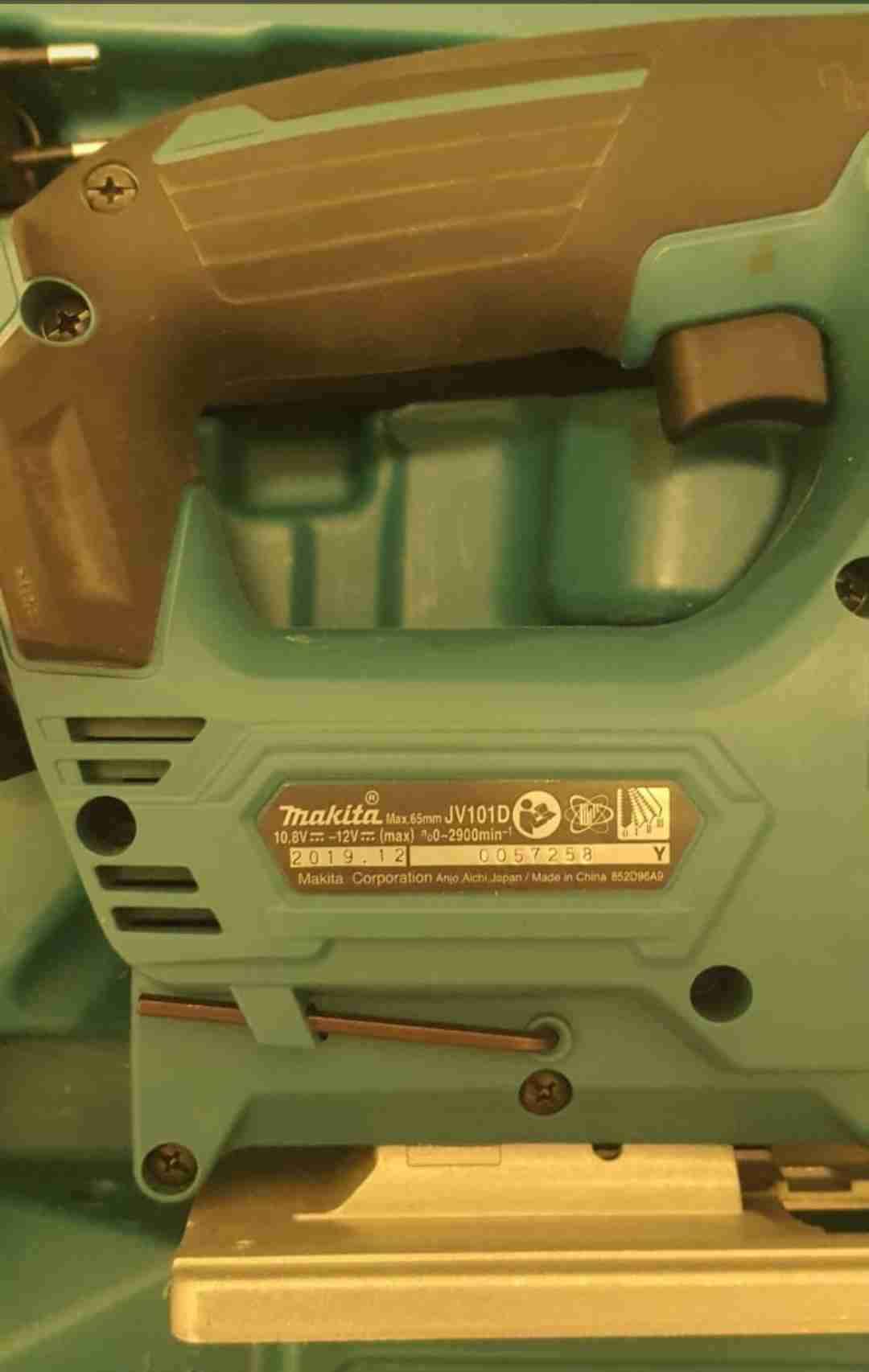 Sierra caladora Makita con maletín - miniatura 2