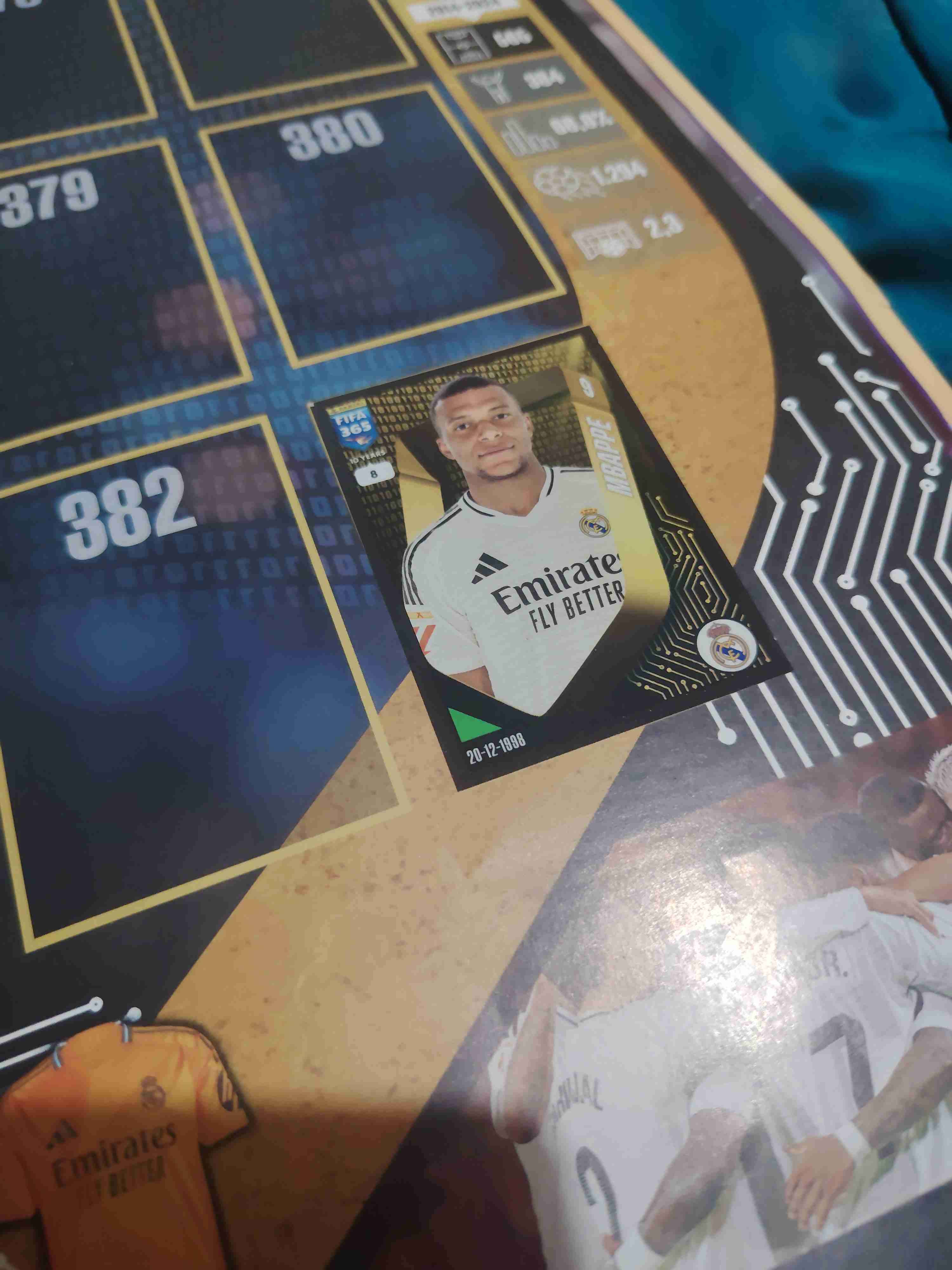 Álbum Panini FIFA 365 (2025) - 88 Láminas - miniatura 3