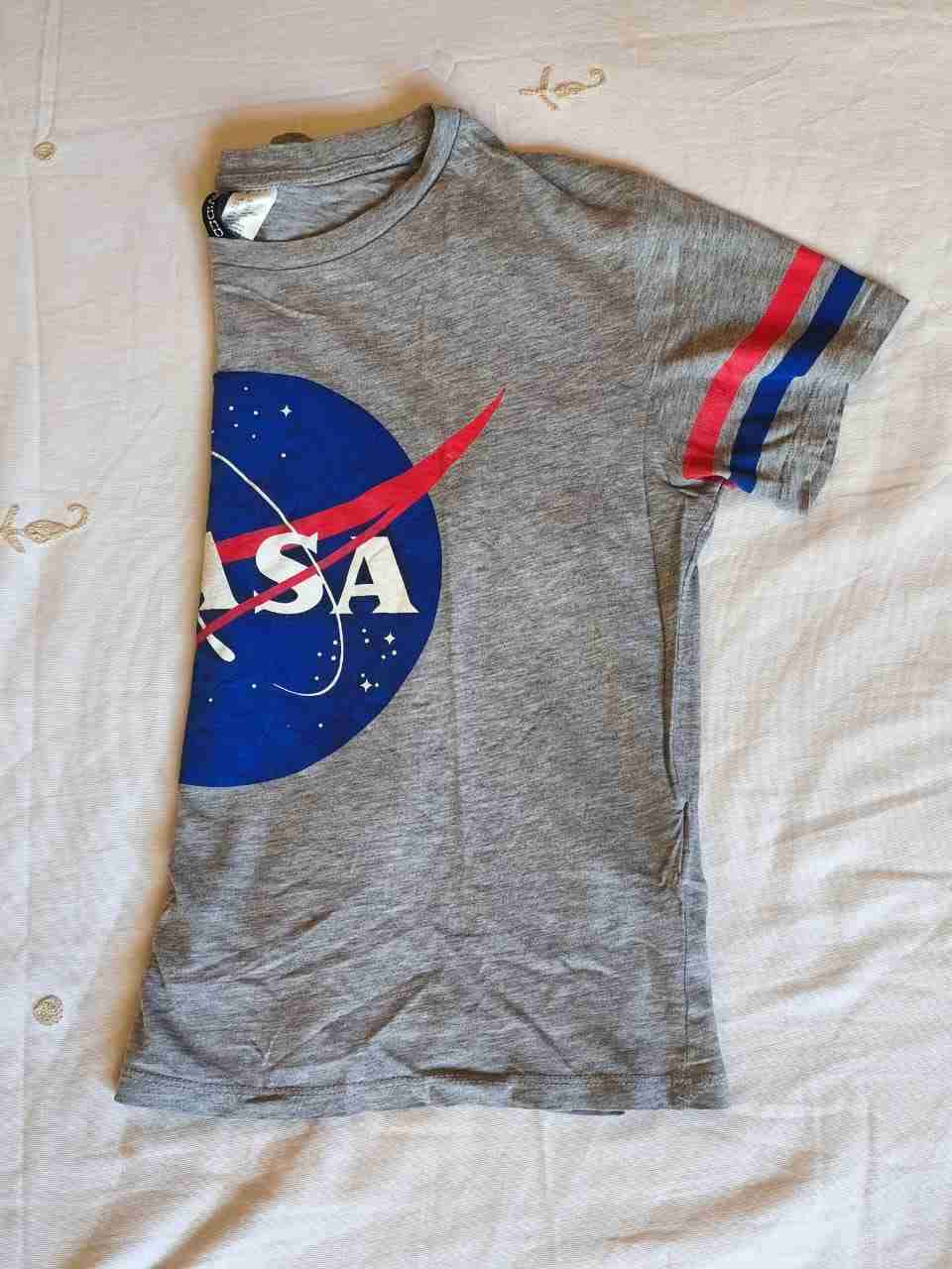 Polera gris NASA unisex H&M talla XS - miniatura 3