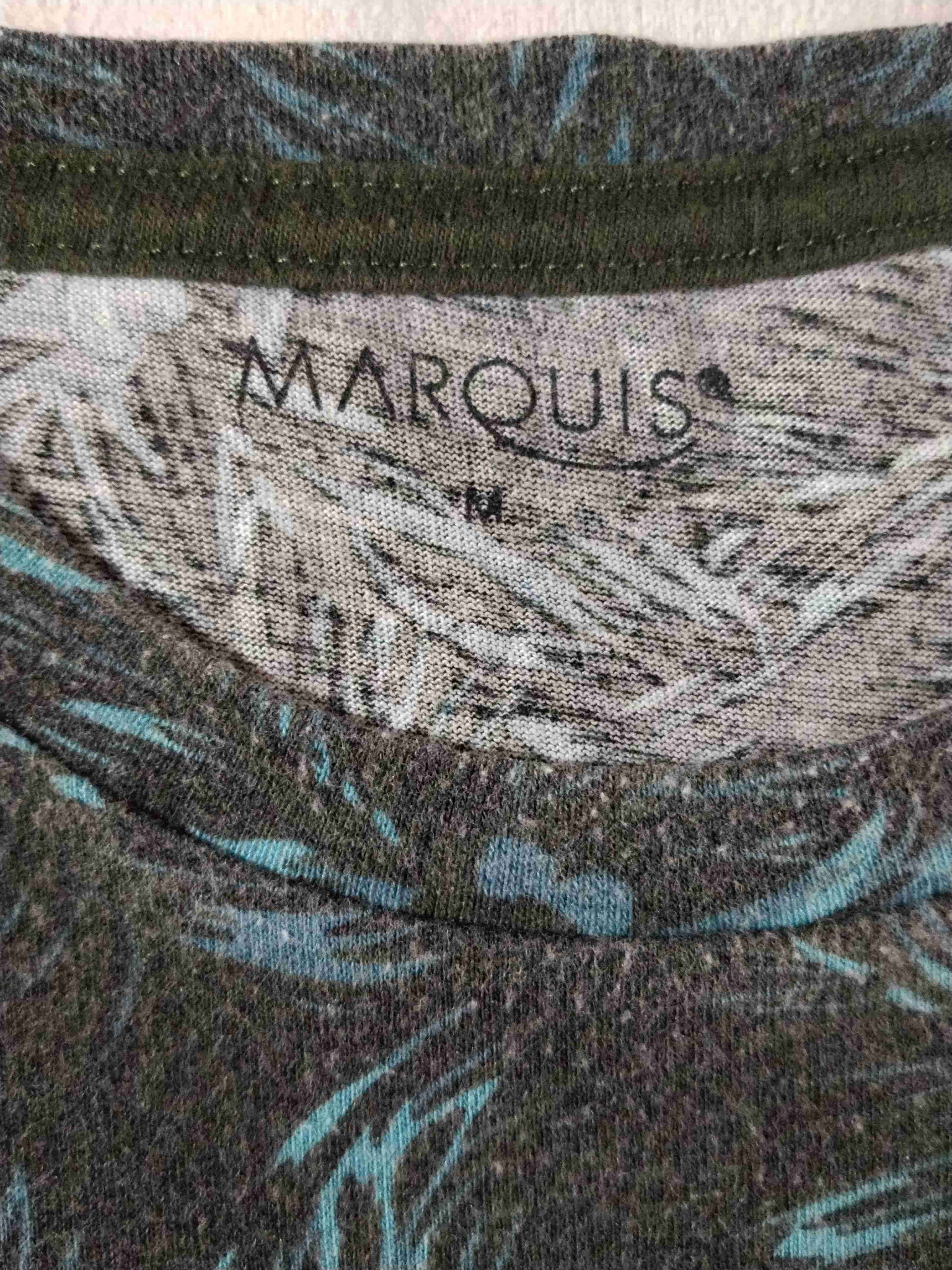 Polera estampada y negra con bolsillo - miniatura 3