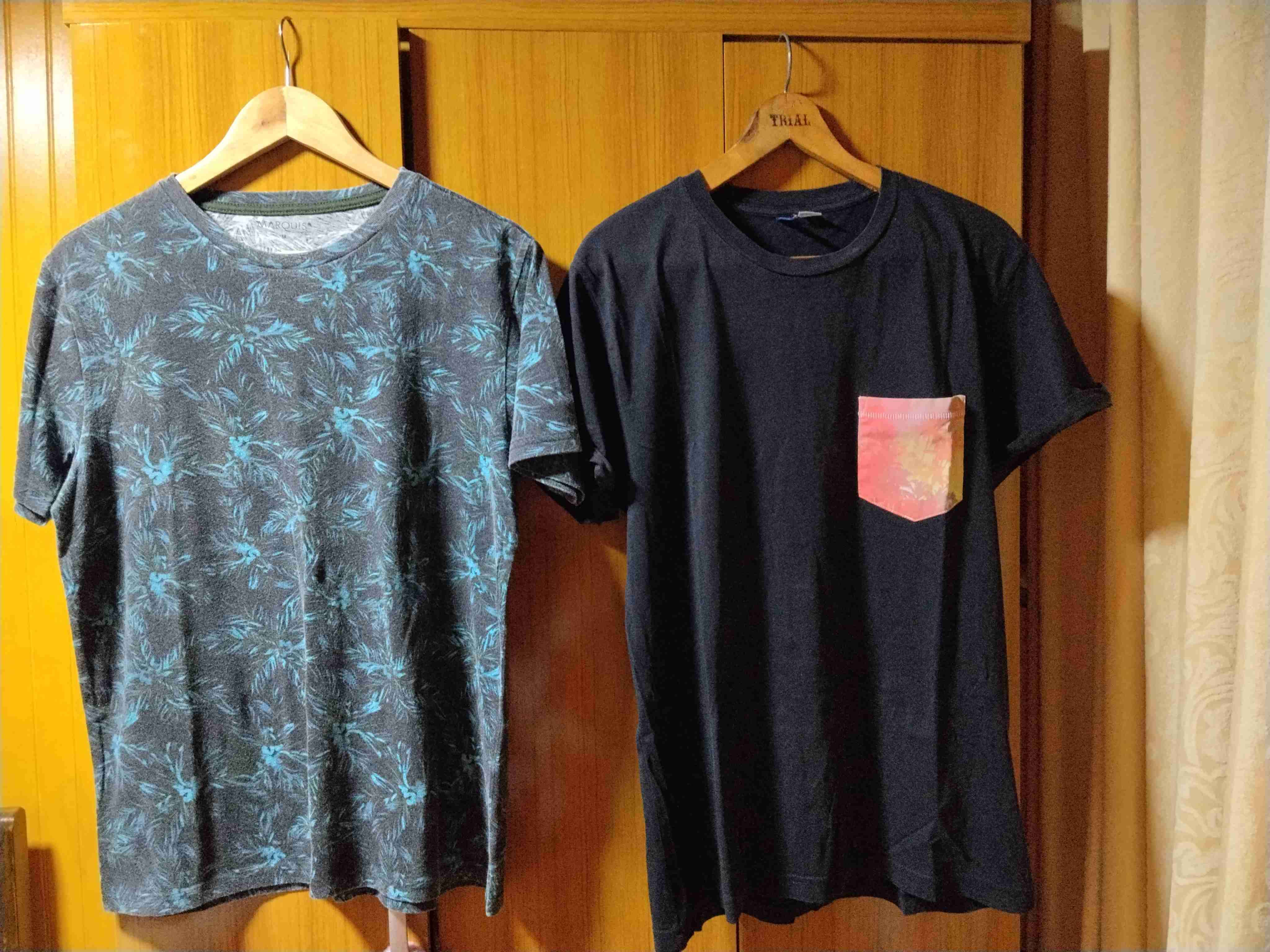 Polera estampada y negra con bolsillo - miniatura 6