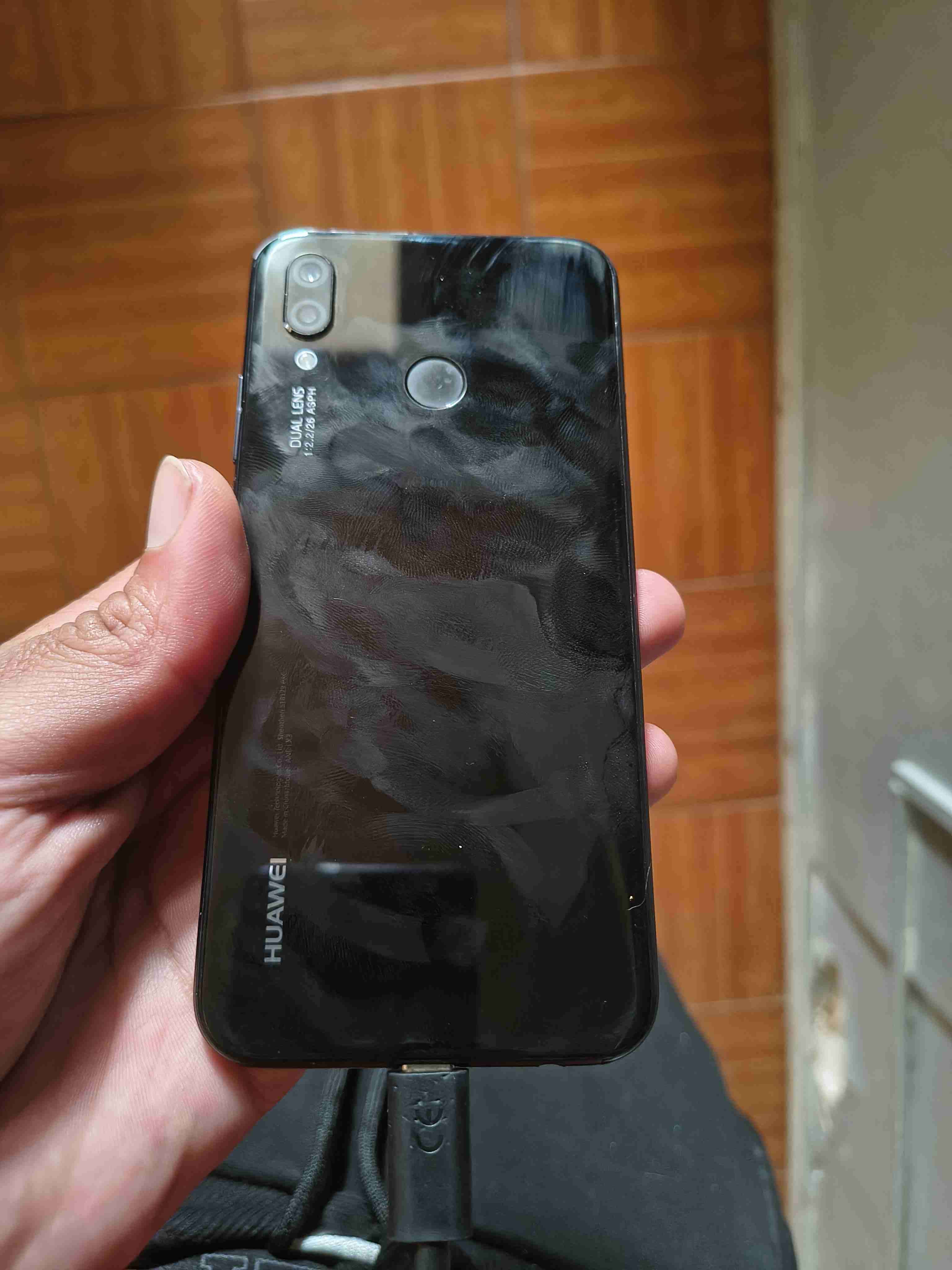 Smartphone con pantalla LCD - miniatura 4