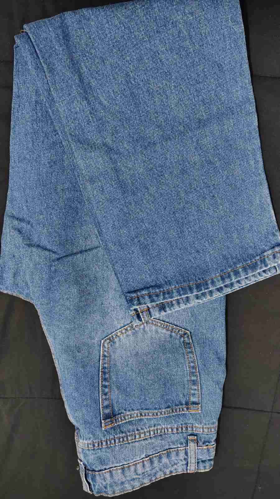 Jeans azul con aplicaciones - miniatura 4