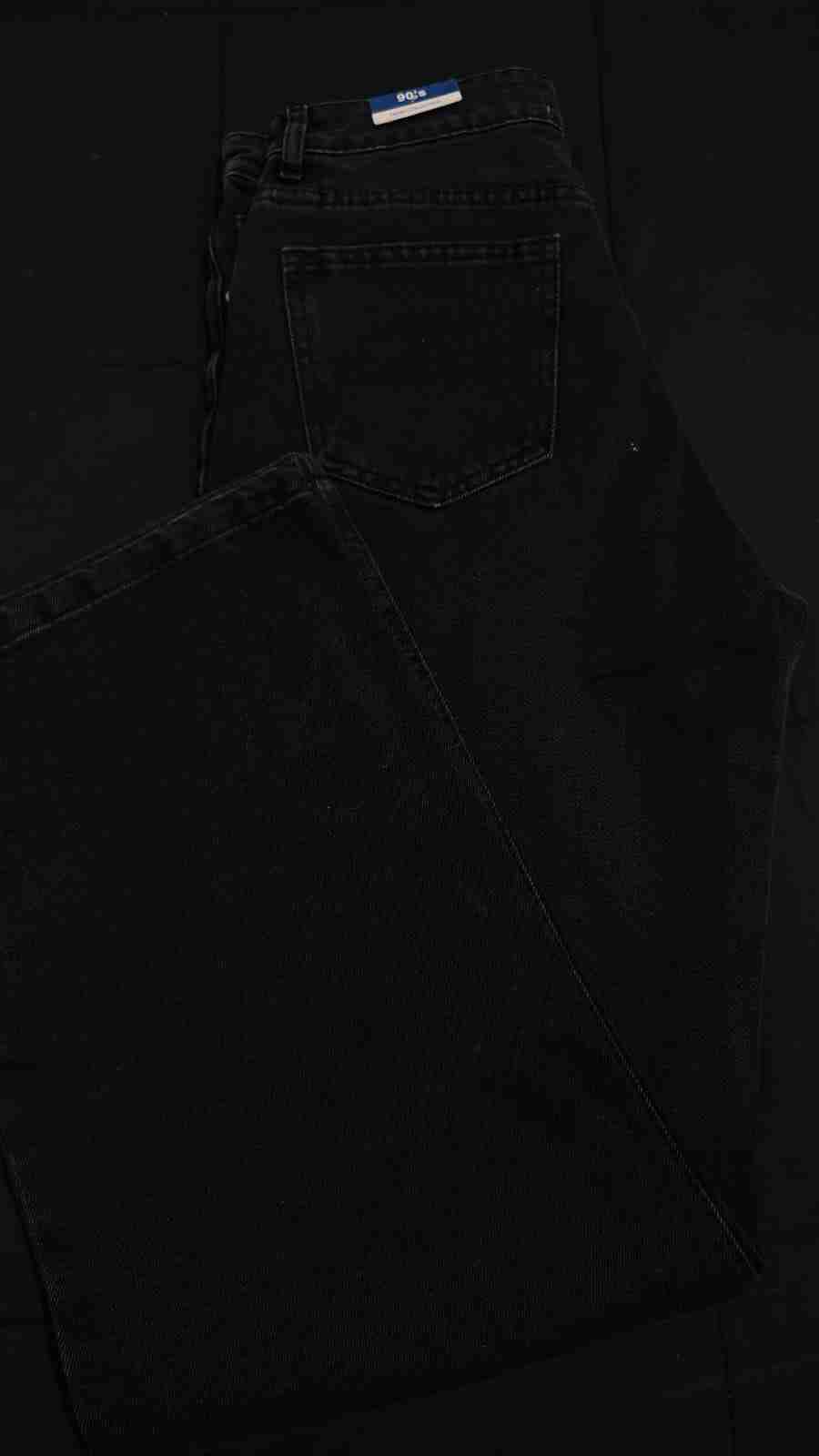 Jeans negros con roturas - miniatura 3