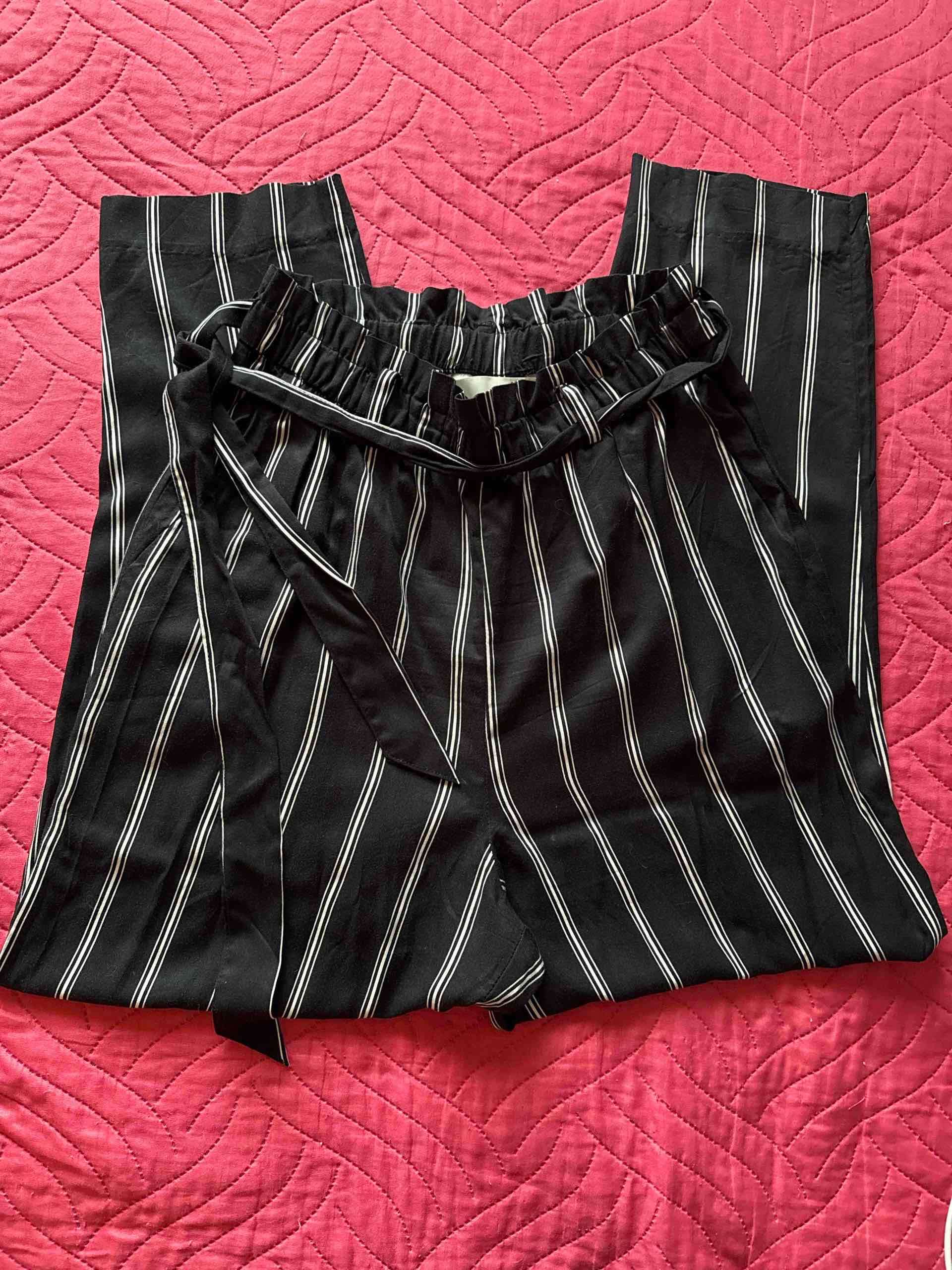 Pantalón negro a rayas - miniatura 2