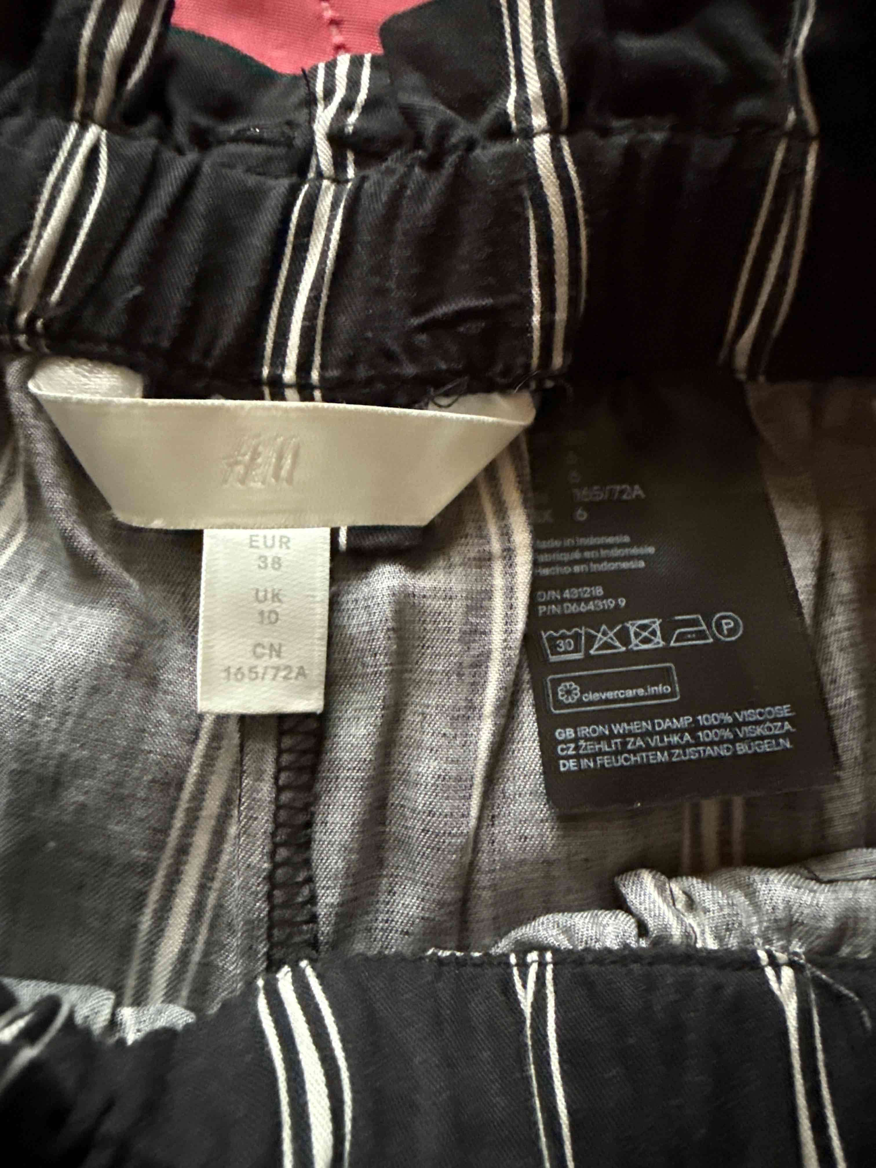 Pantalón negro a rayas - miniatura 3